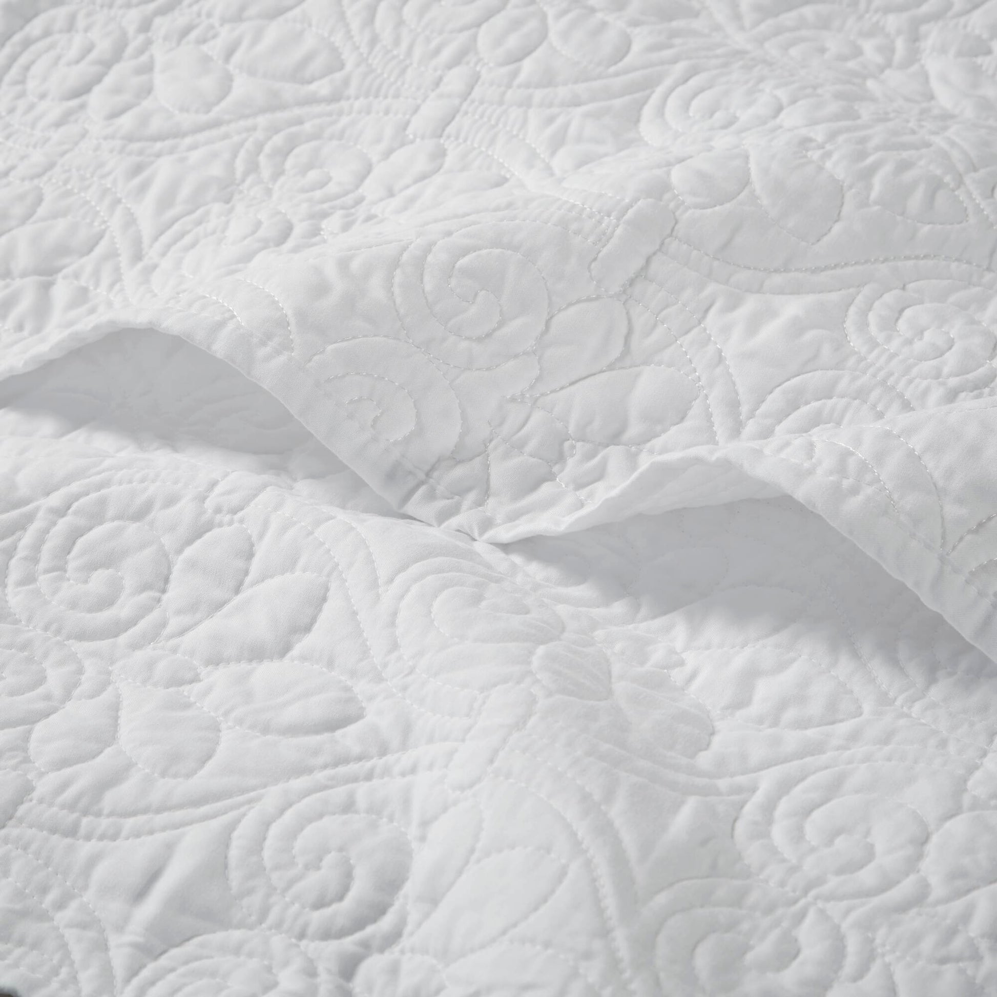 Quebec - Oversized Quilted Throw - White