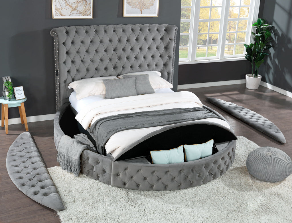 King 5 Piece Bedroom Set Made - Gray
