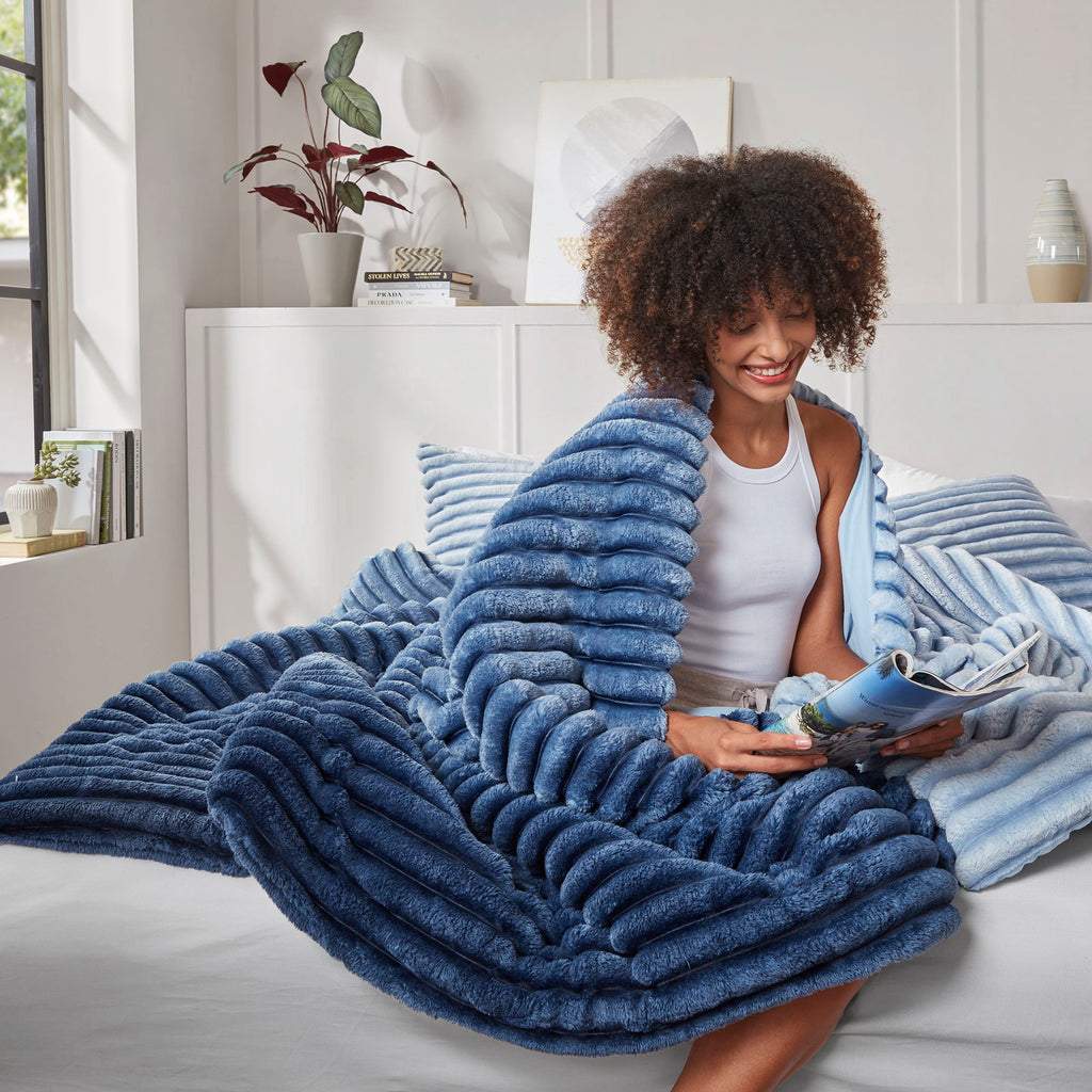 Avril - Full/Queen Fluffy Ribbed Plush Comforter Set - Blue Ombre