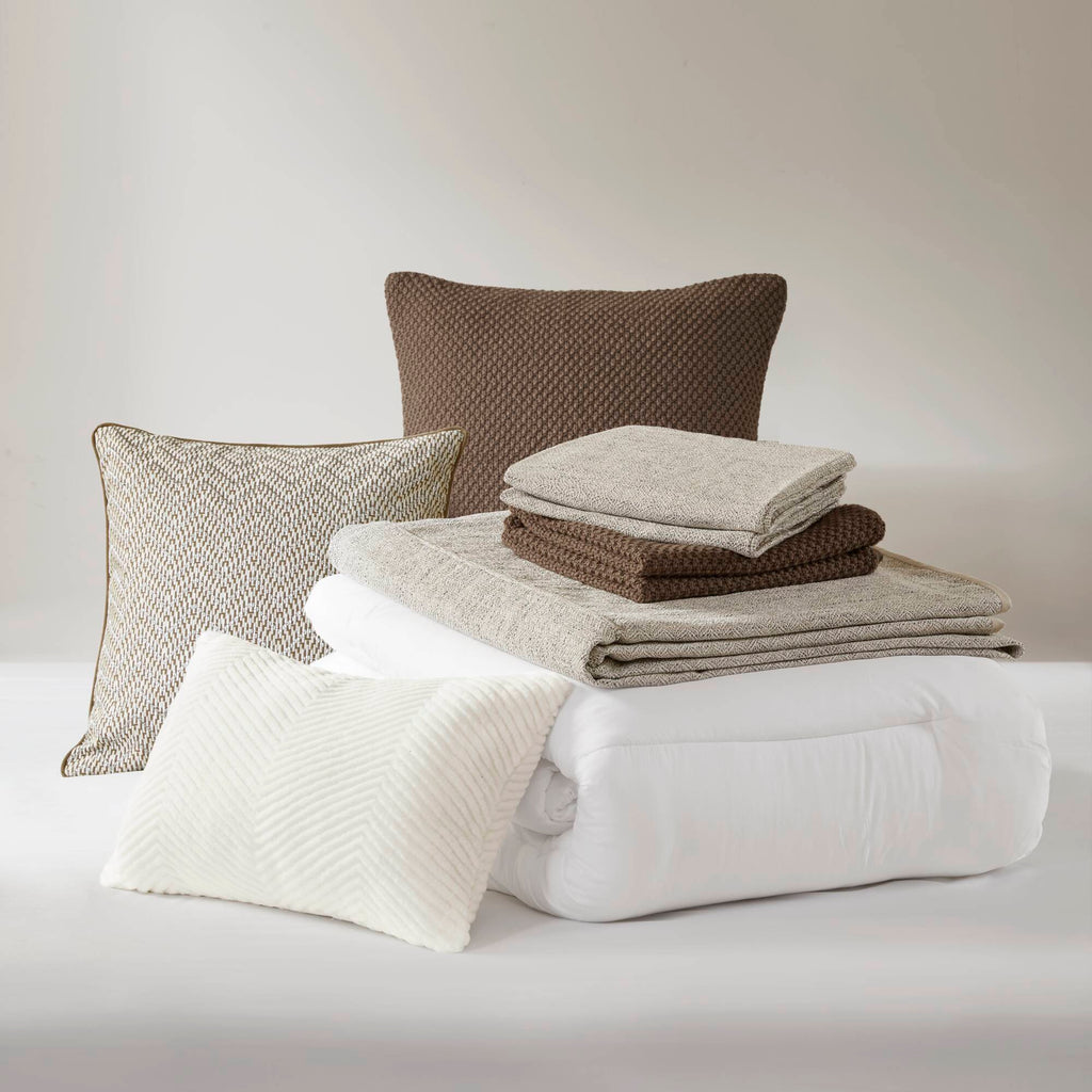 Chapman - 8 Piece Queen Comforter Set - Nuetual Ivory