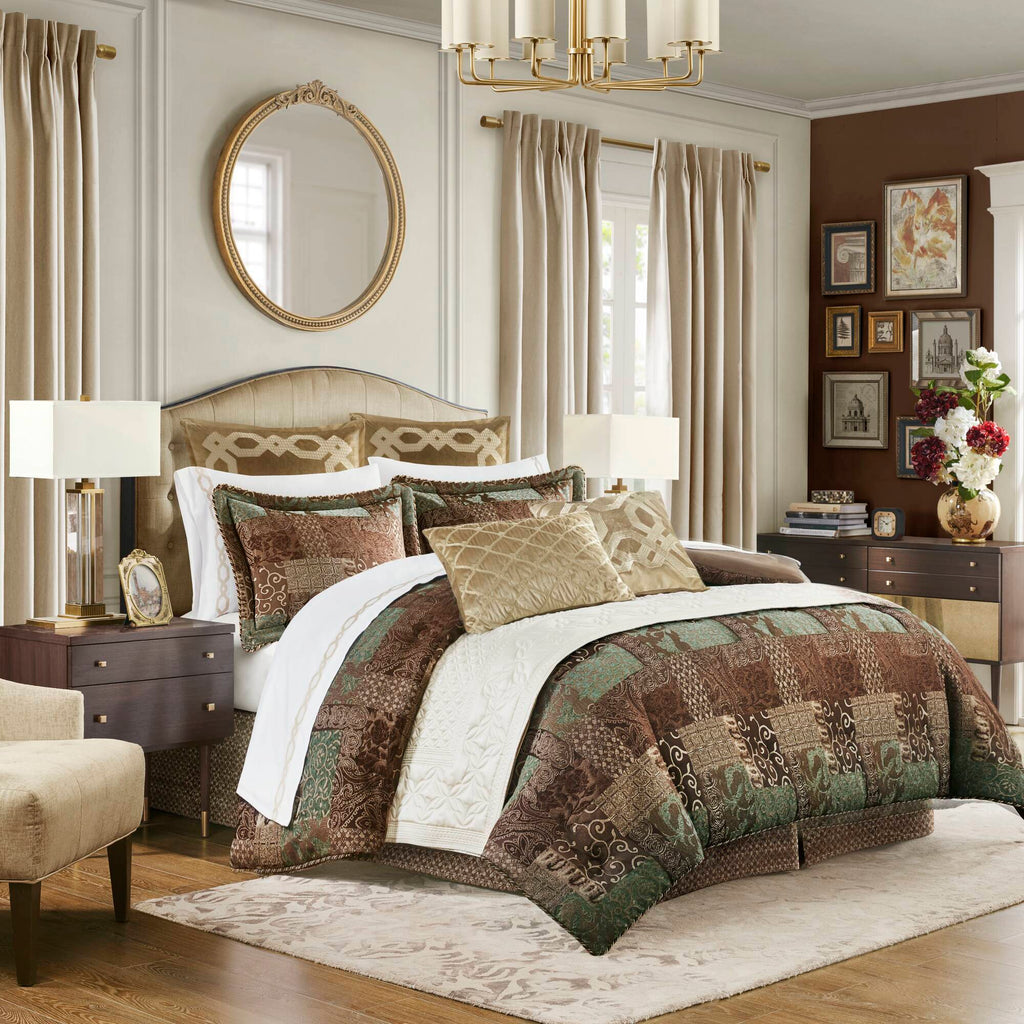 Galleria - 4 Piece California King Comforter Set - Brown
