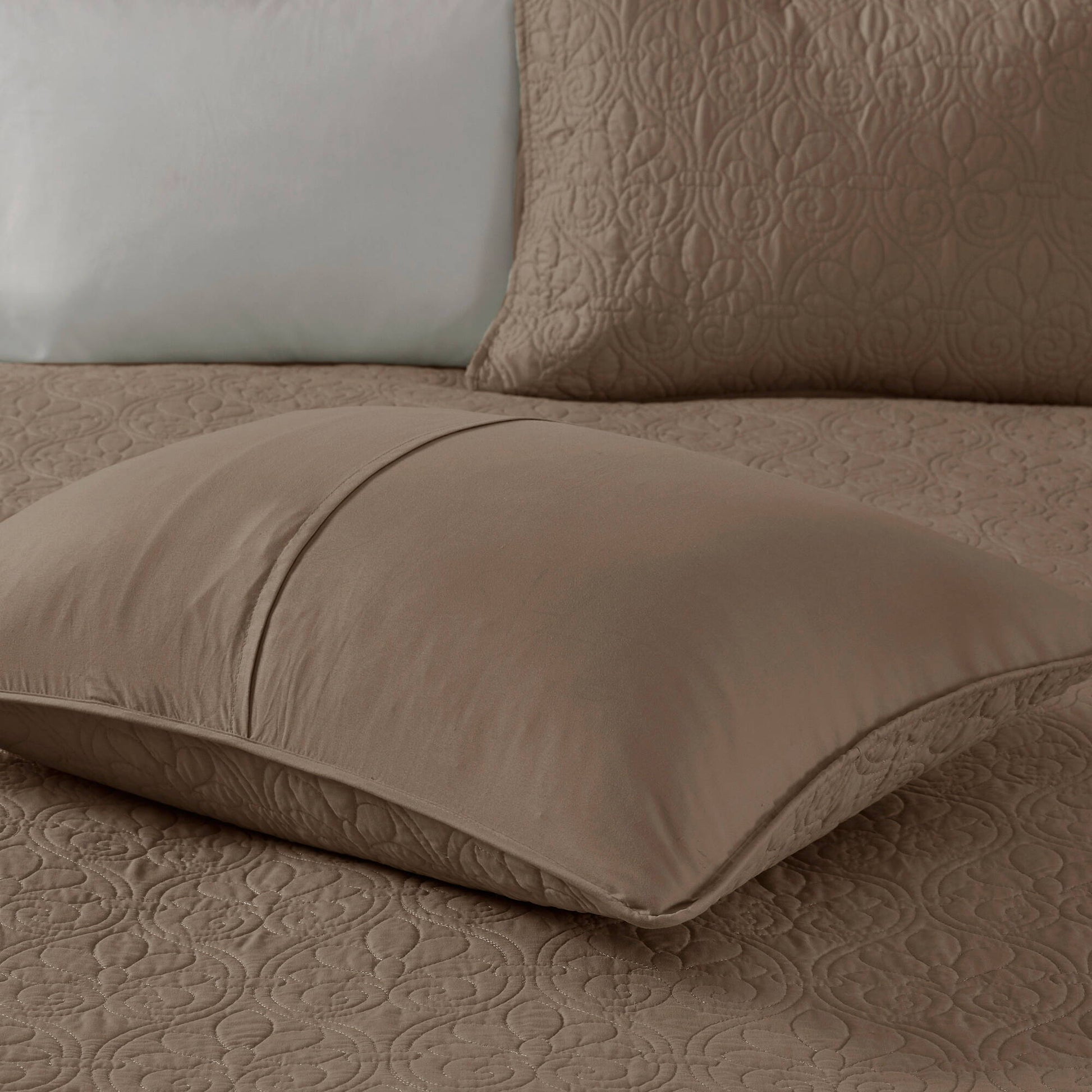 Quebec - King Reversible Coverlet Set - Mocha