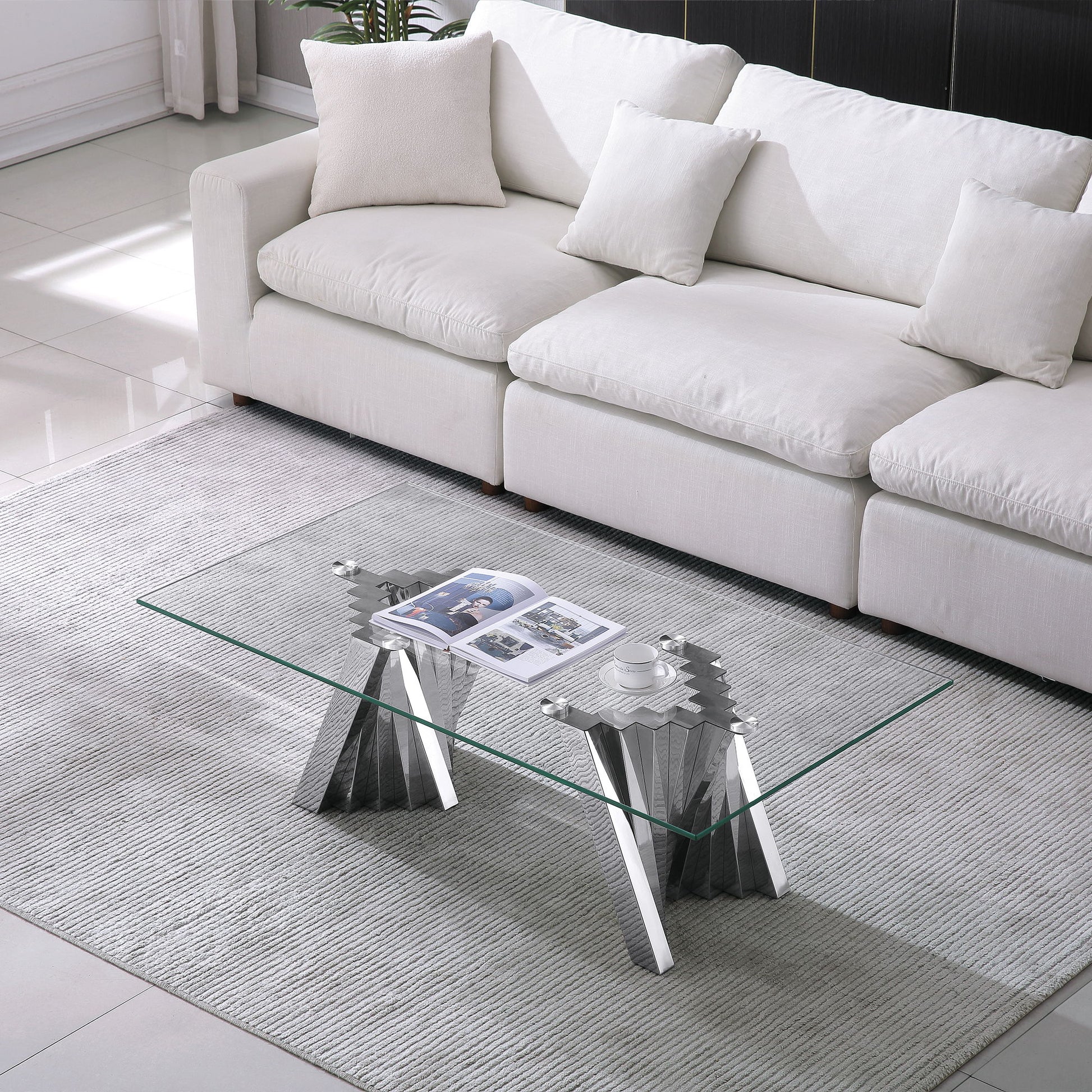 Table With Twisted Fan Shaped Legs