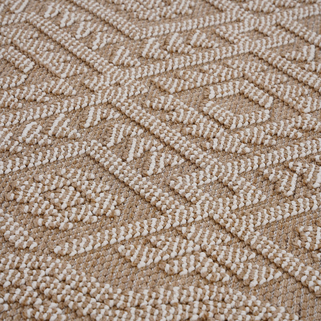 Guros - 4' X 6' Traditional Indoor / Outdoor Area Rug - Natural