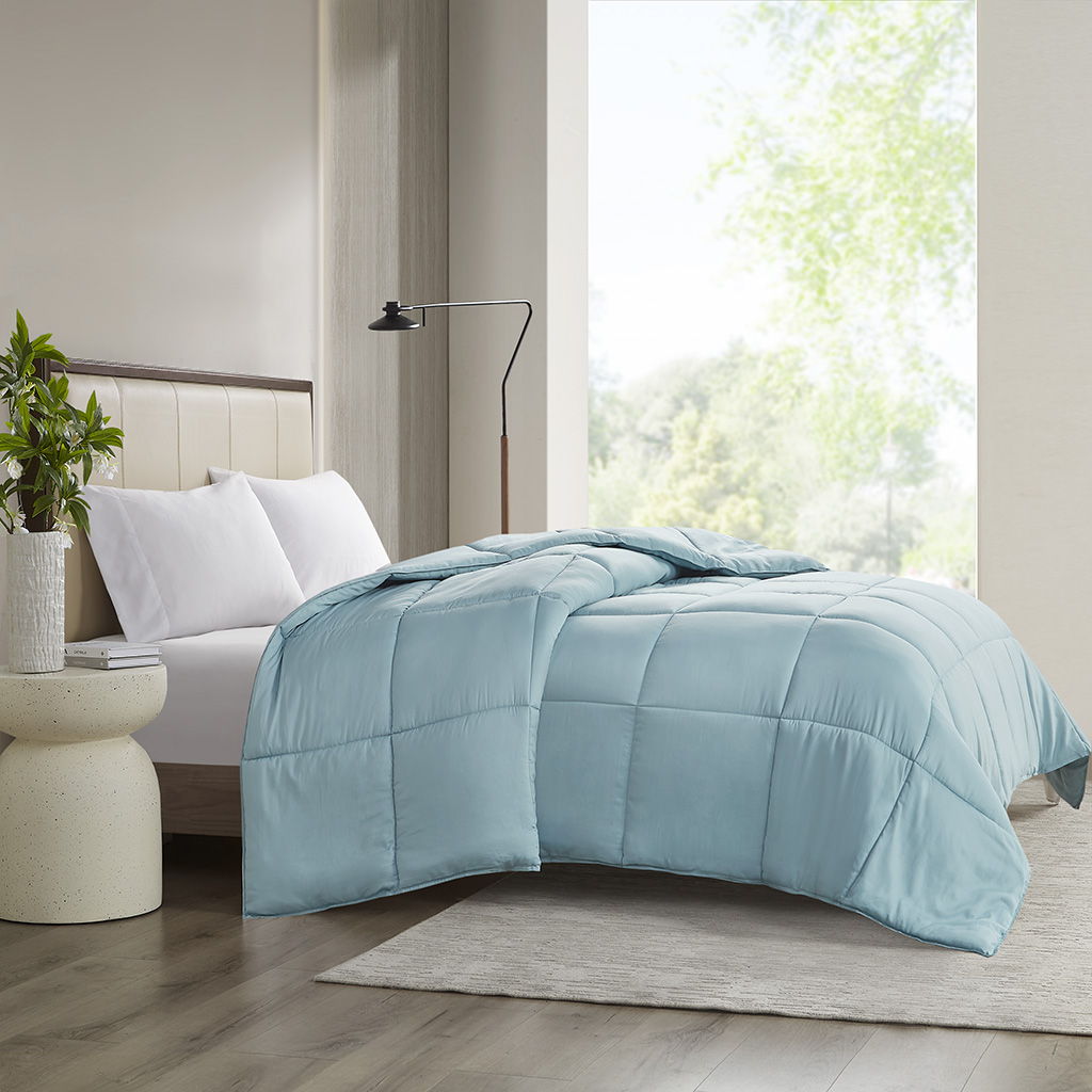 Winfield - 300 Thread Count Cotton Shell Luxury Down Alternative Comforter - Light Blue