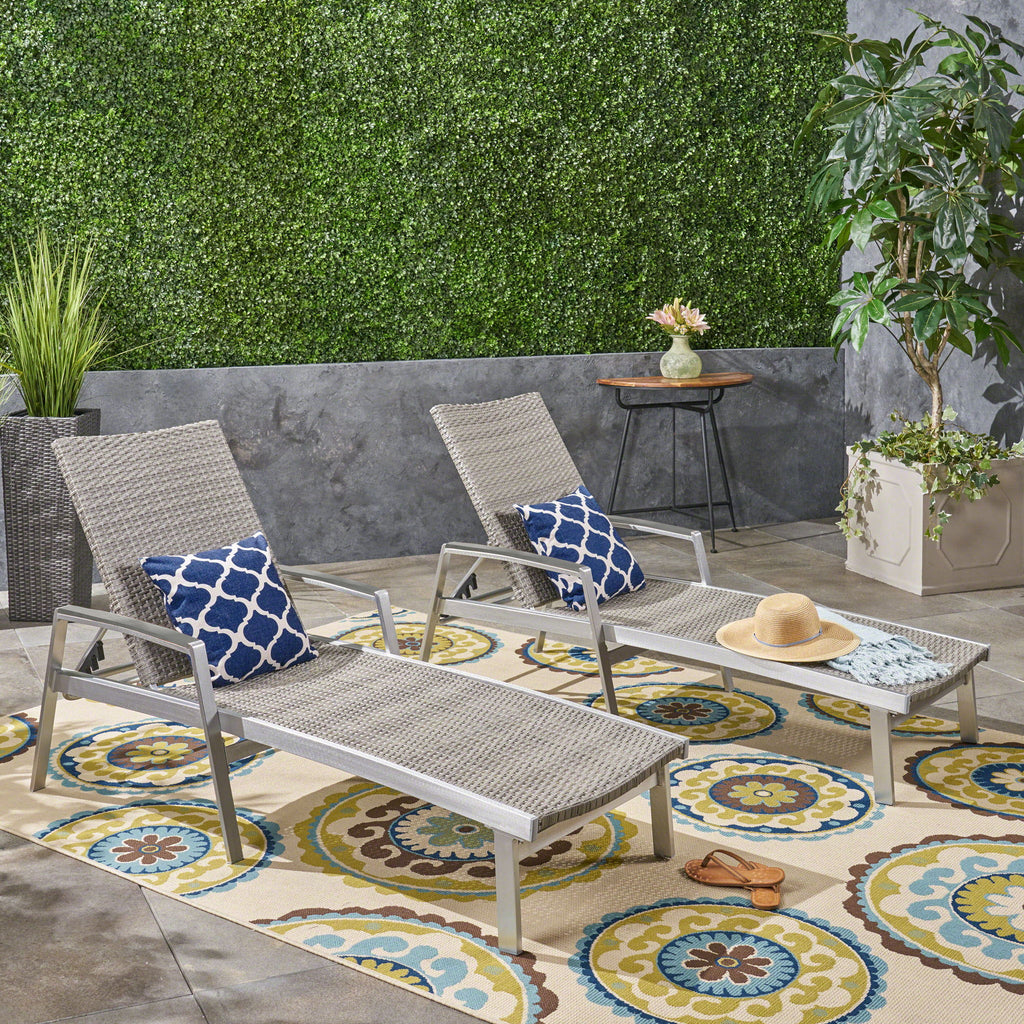 Oaxton - Chaise Lounge