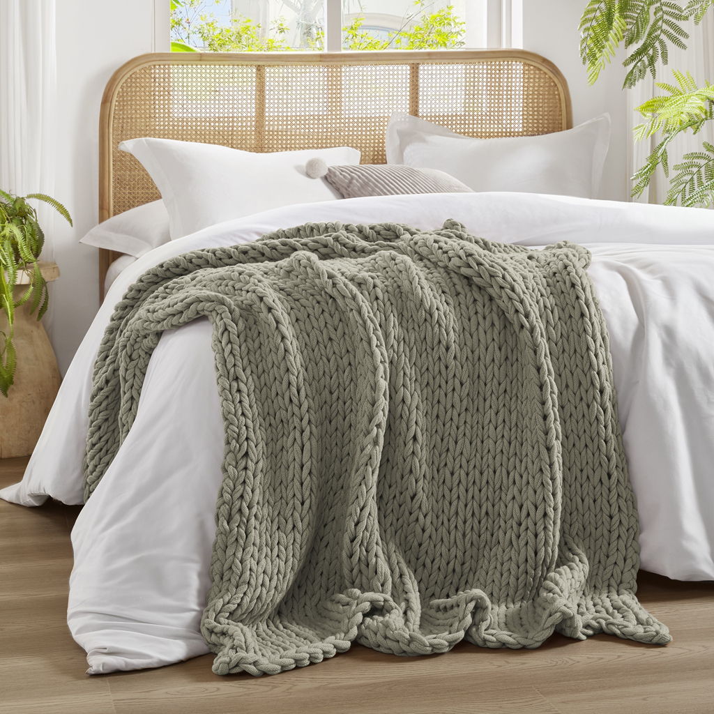 Chunky Double Knit Handmade Throw - Gray