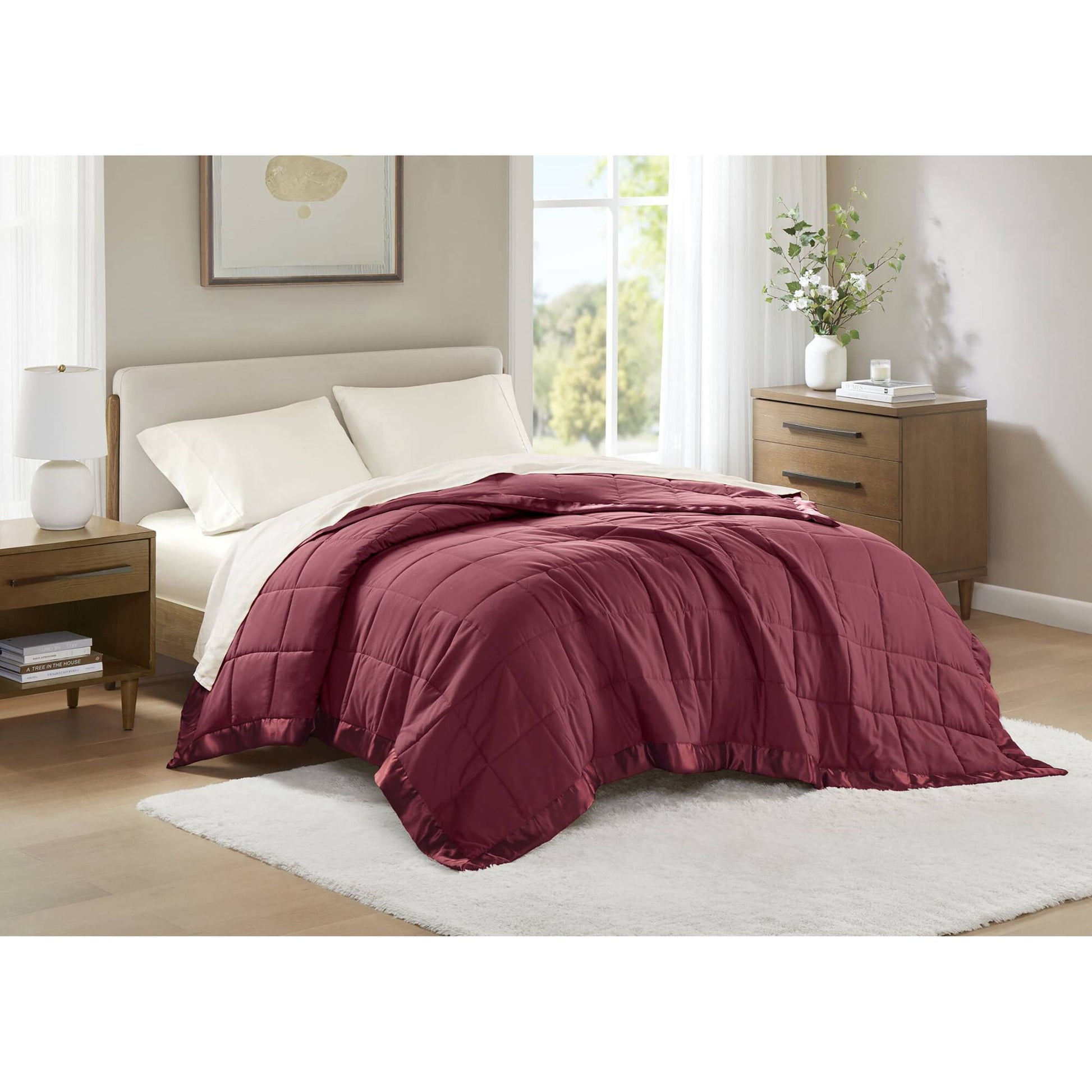 Windom - Lightweight Down Alternative Blanket With Satin Trim - Red