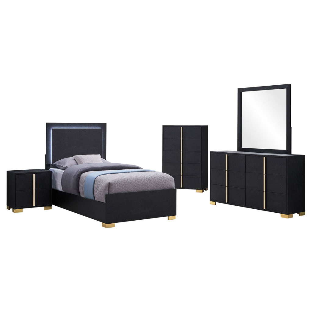 Bedroom Set With Accents