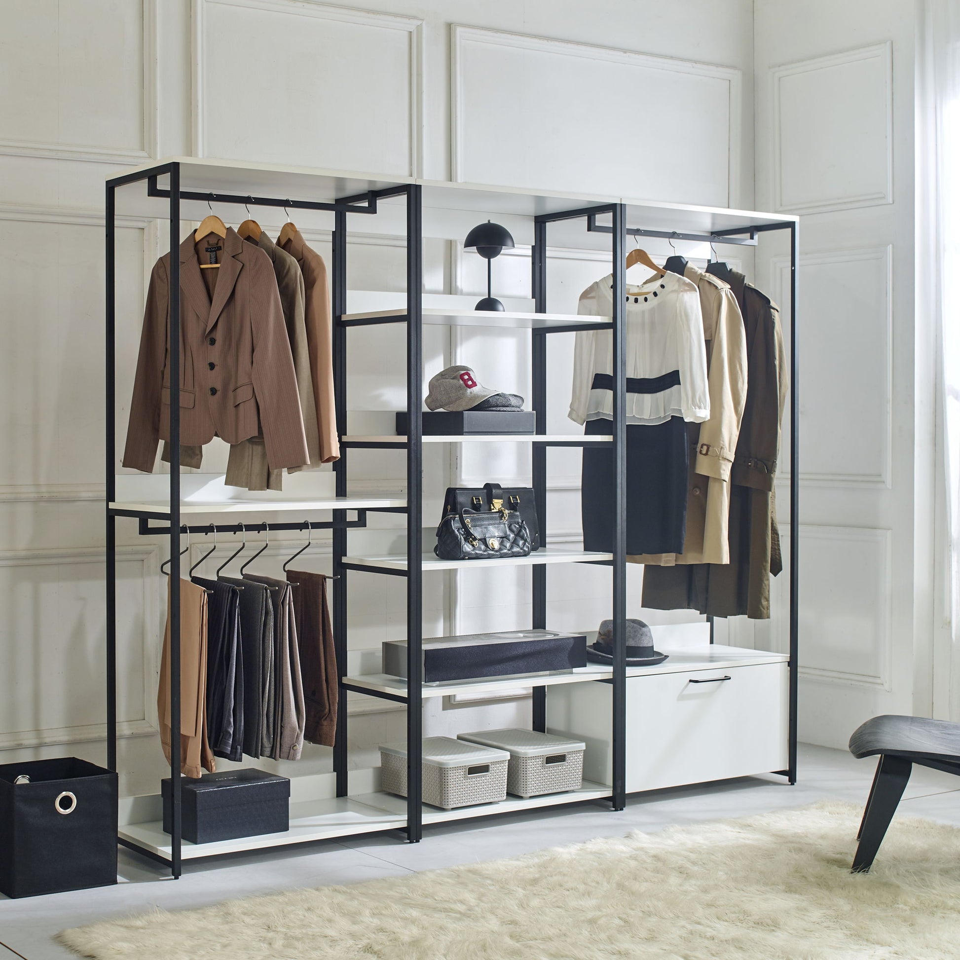 Fiona - Walk In Closet With Shelves