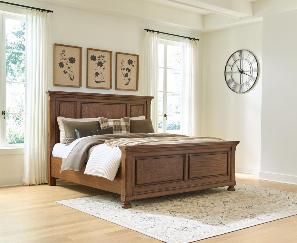 Zackaryn - King Panel Bed - Warm Brown