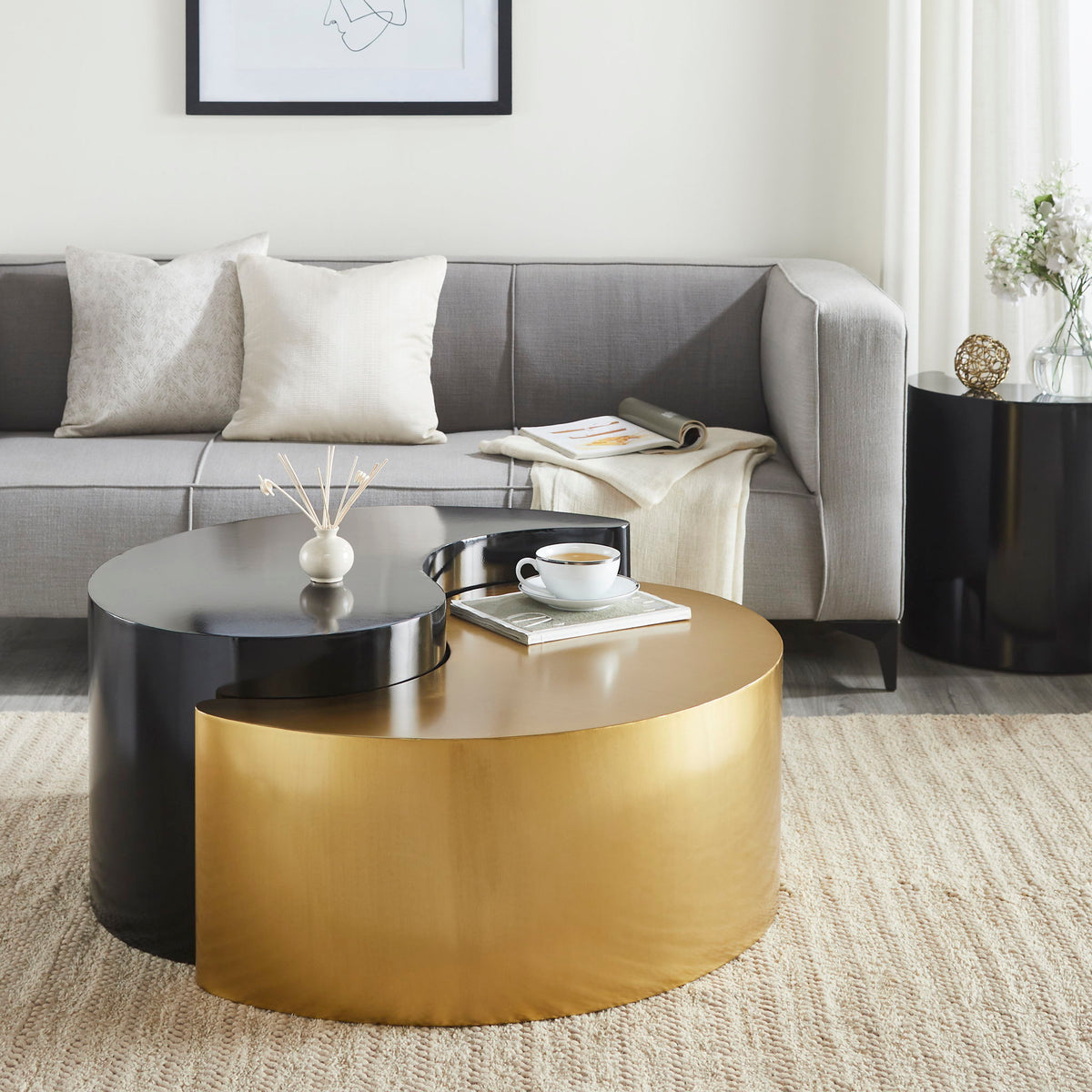 Ying Yang - Coffee Table - Gold / Black