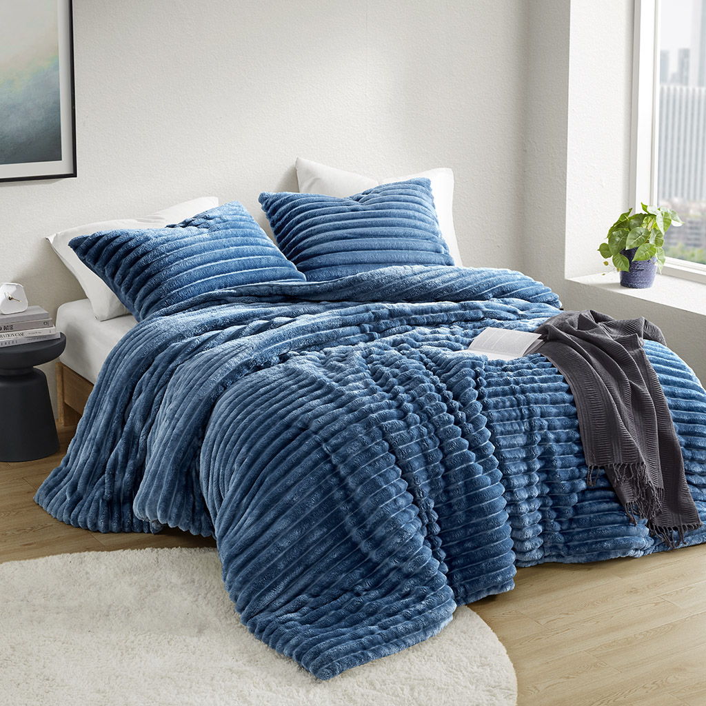 Avril - King/California King Fluffy Ribbed Plush Comforter Set - Blue