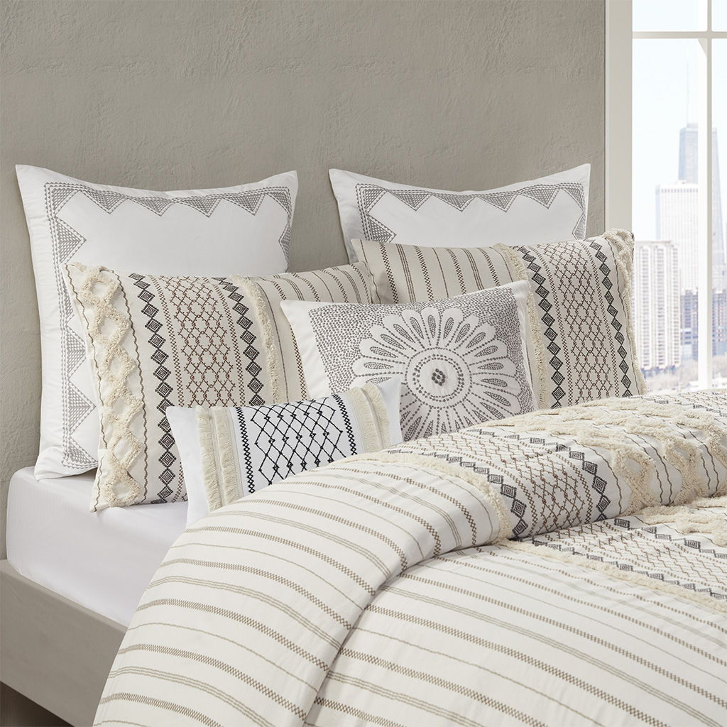 Bea - Embroidered Oblong Pillow With Tassels - Ivory