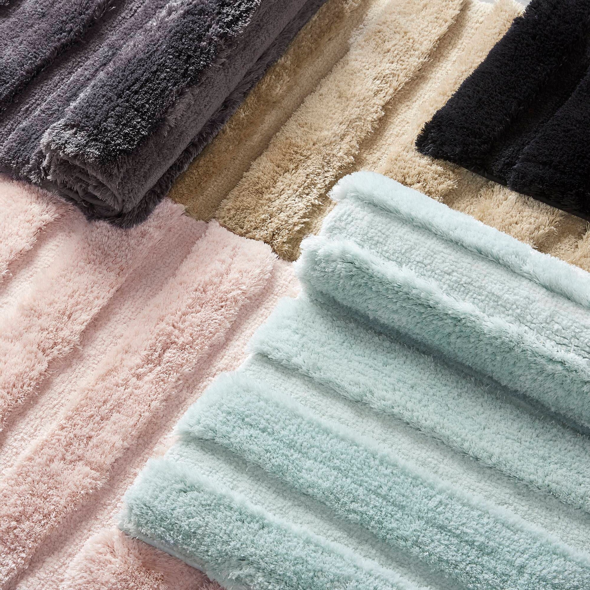 Tufted Pearl Channel - 17" x 24" Rug - Blush