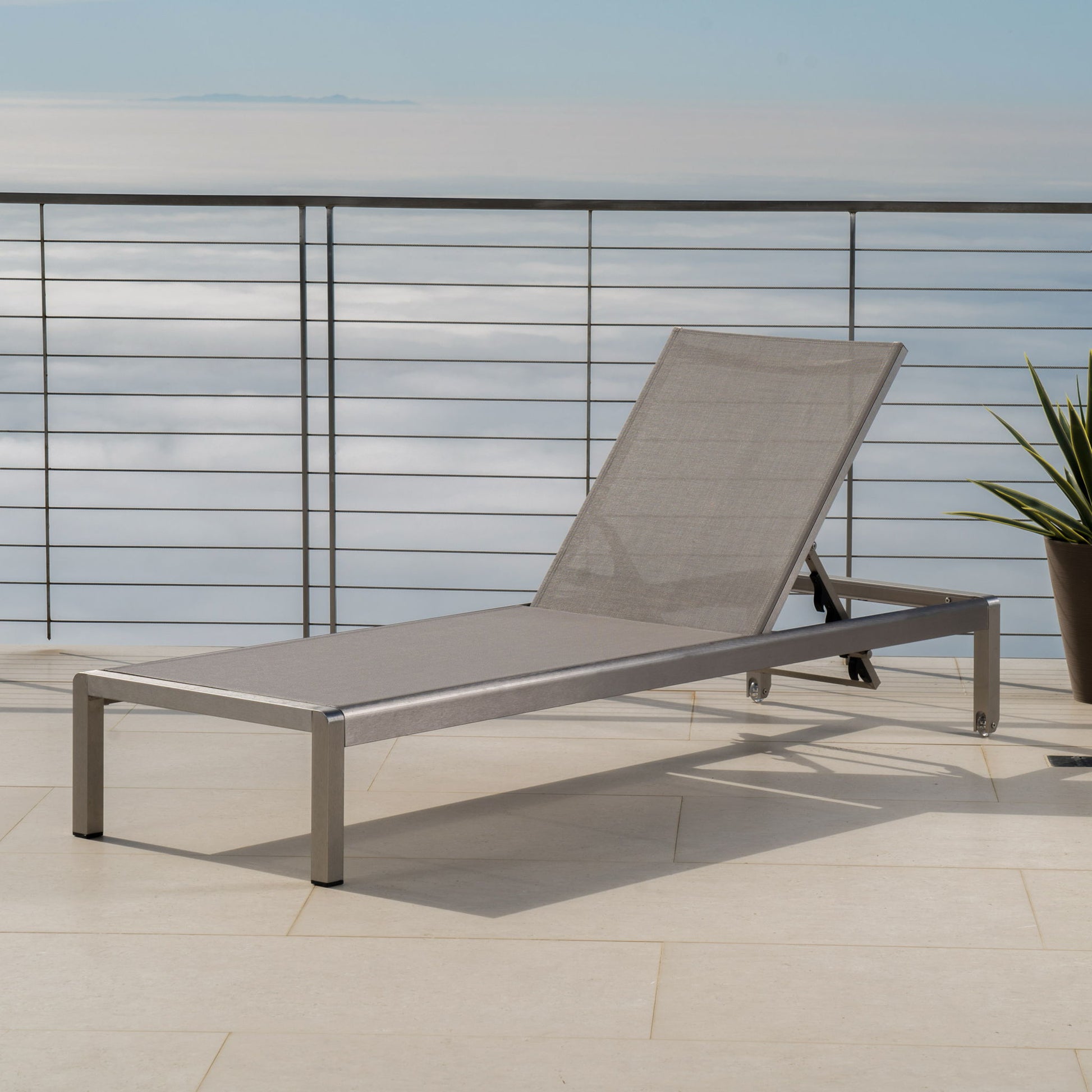 Cape Coral - Chaise Lounge - Gray