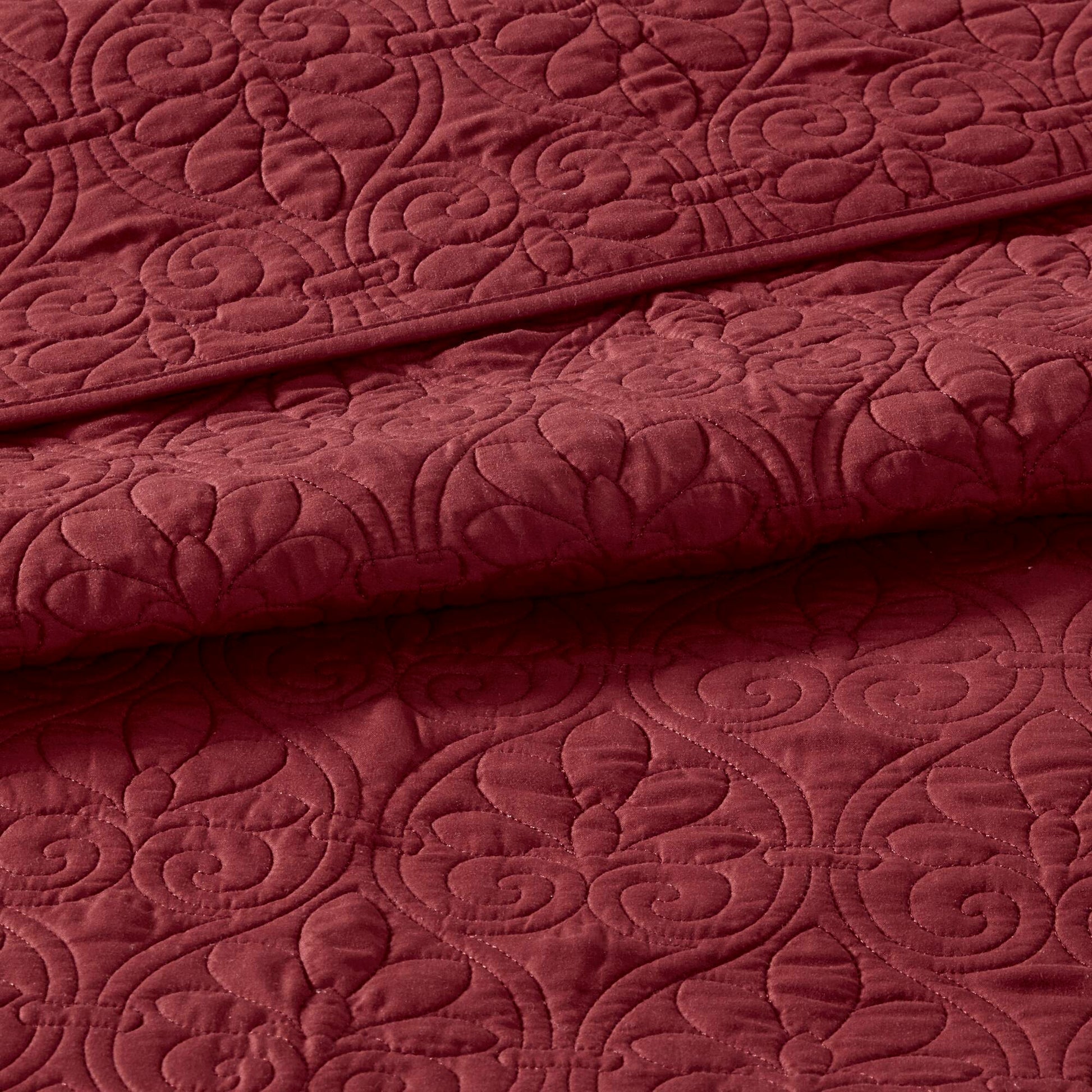 Quebec - Queen Reversible Bedspread Set - Red