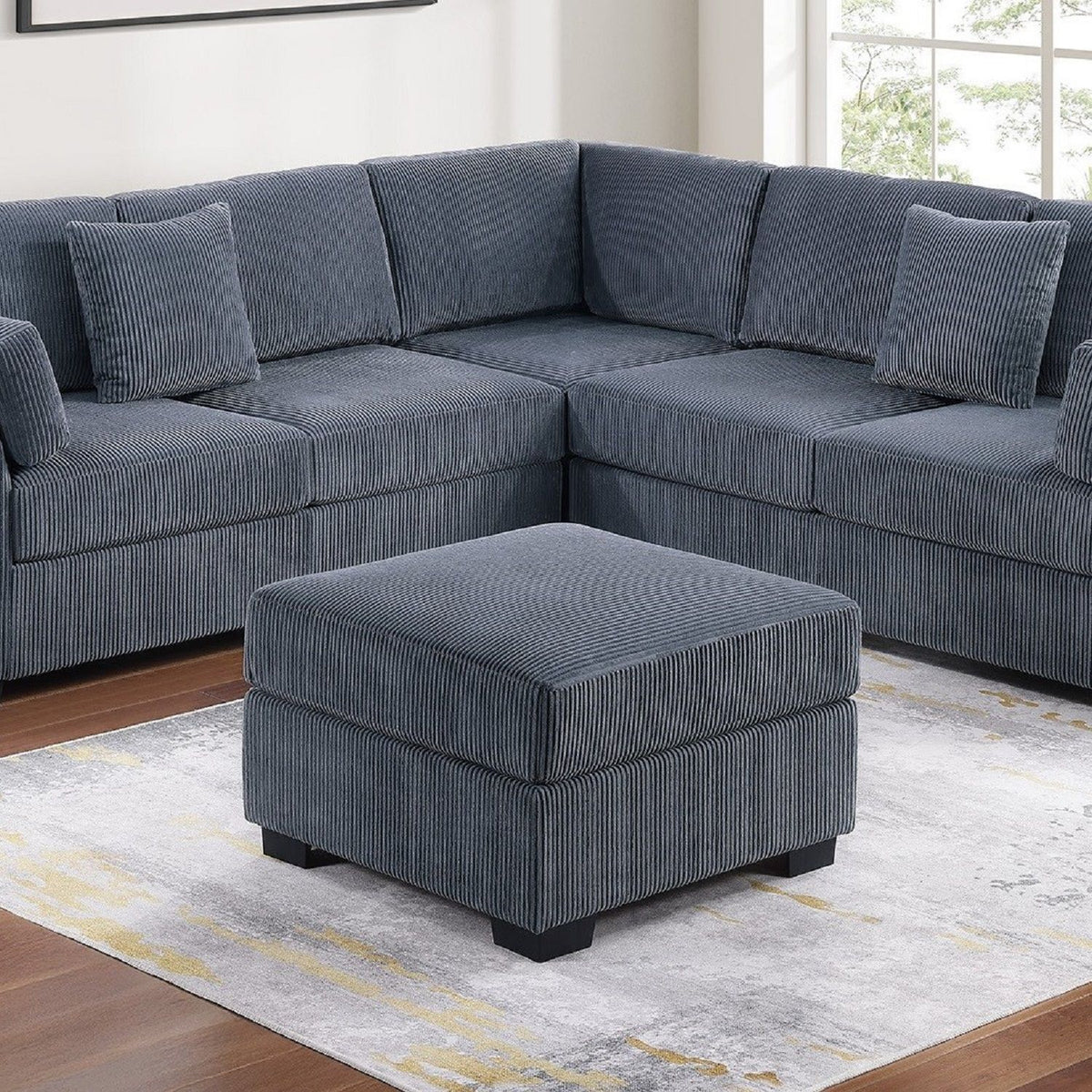 Contemporary L - Sectional Sofa Set With Ottoman And Pillows