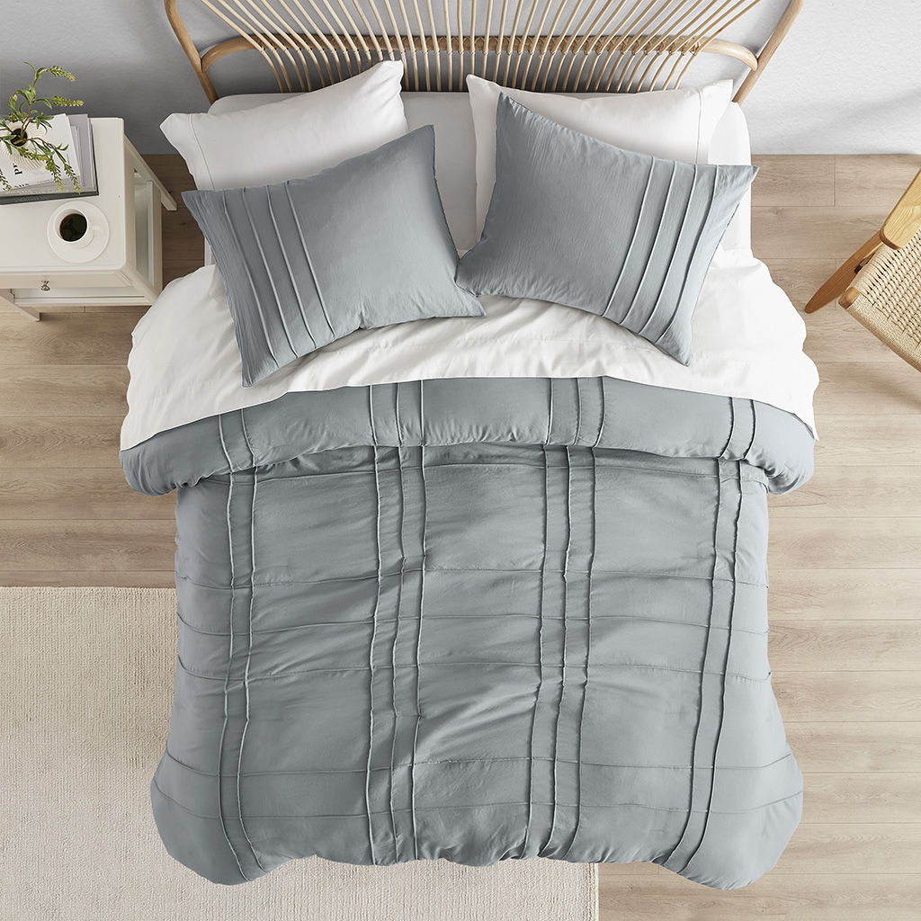 Porter - King Soft Washed Pleated Comforter Set - Blue / Gray