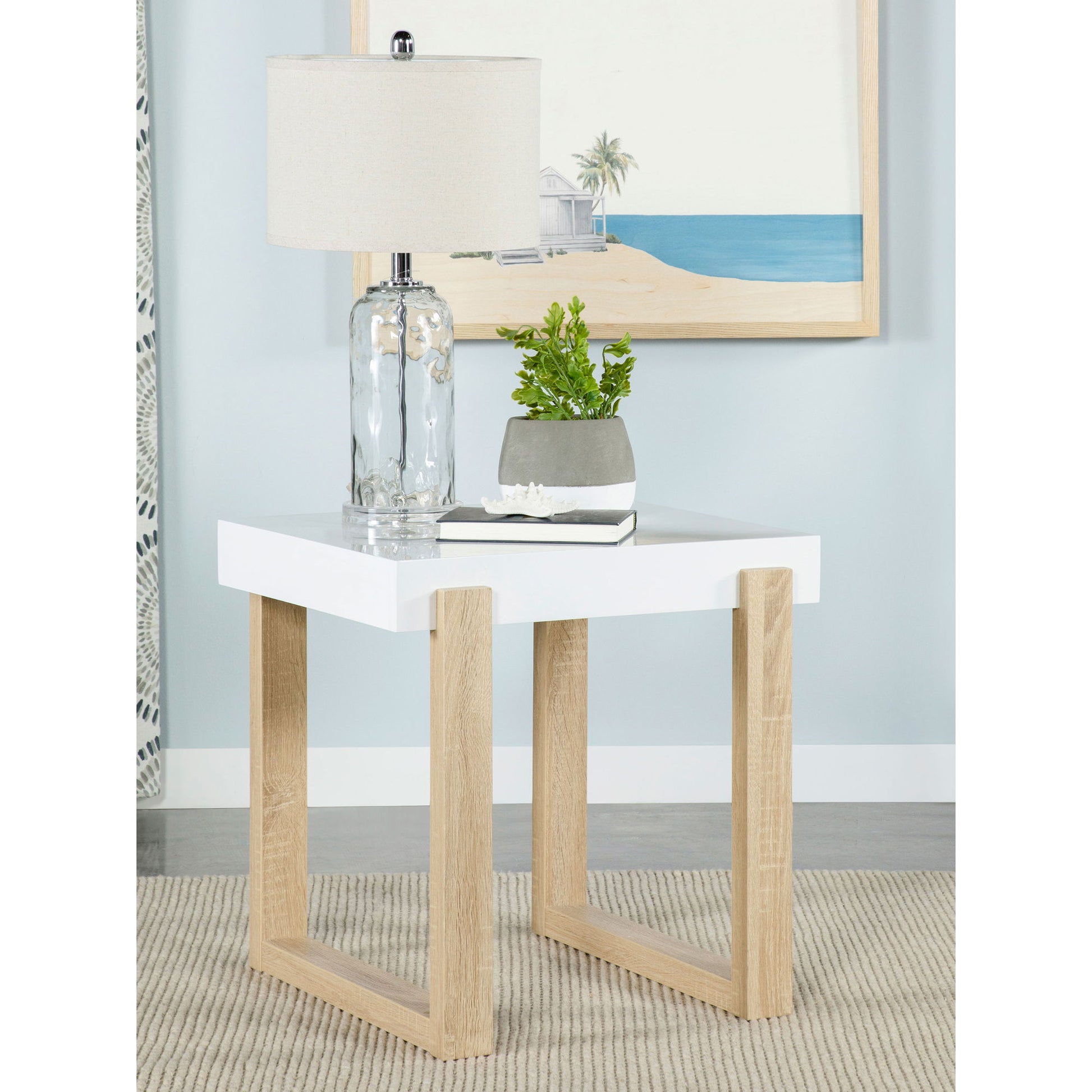 Gwen - Table