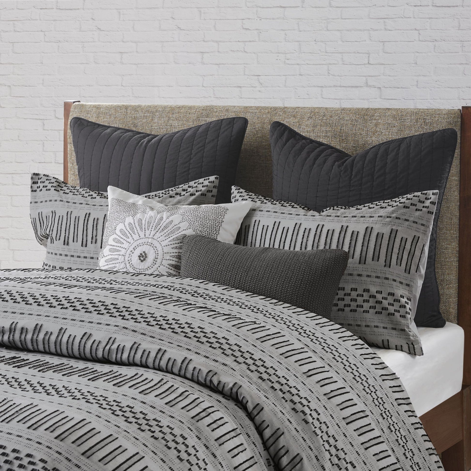 Rhea - King Duvet Cover Mini Set - Gray / Black