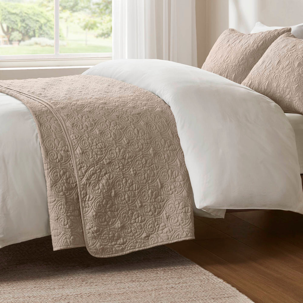 Quebec - Reversible Coverlet Set - Khaki