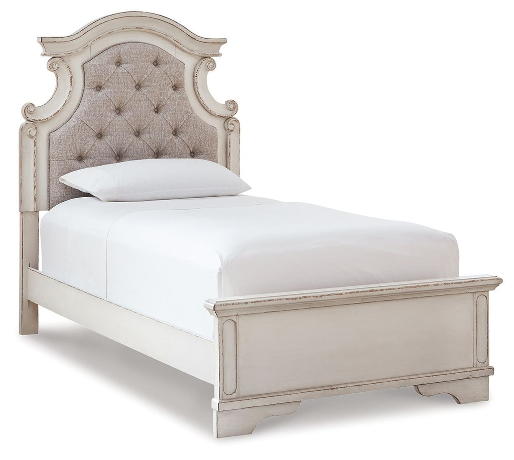 Realyn - Panel Bed