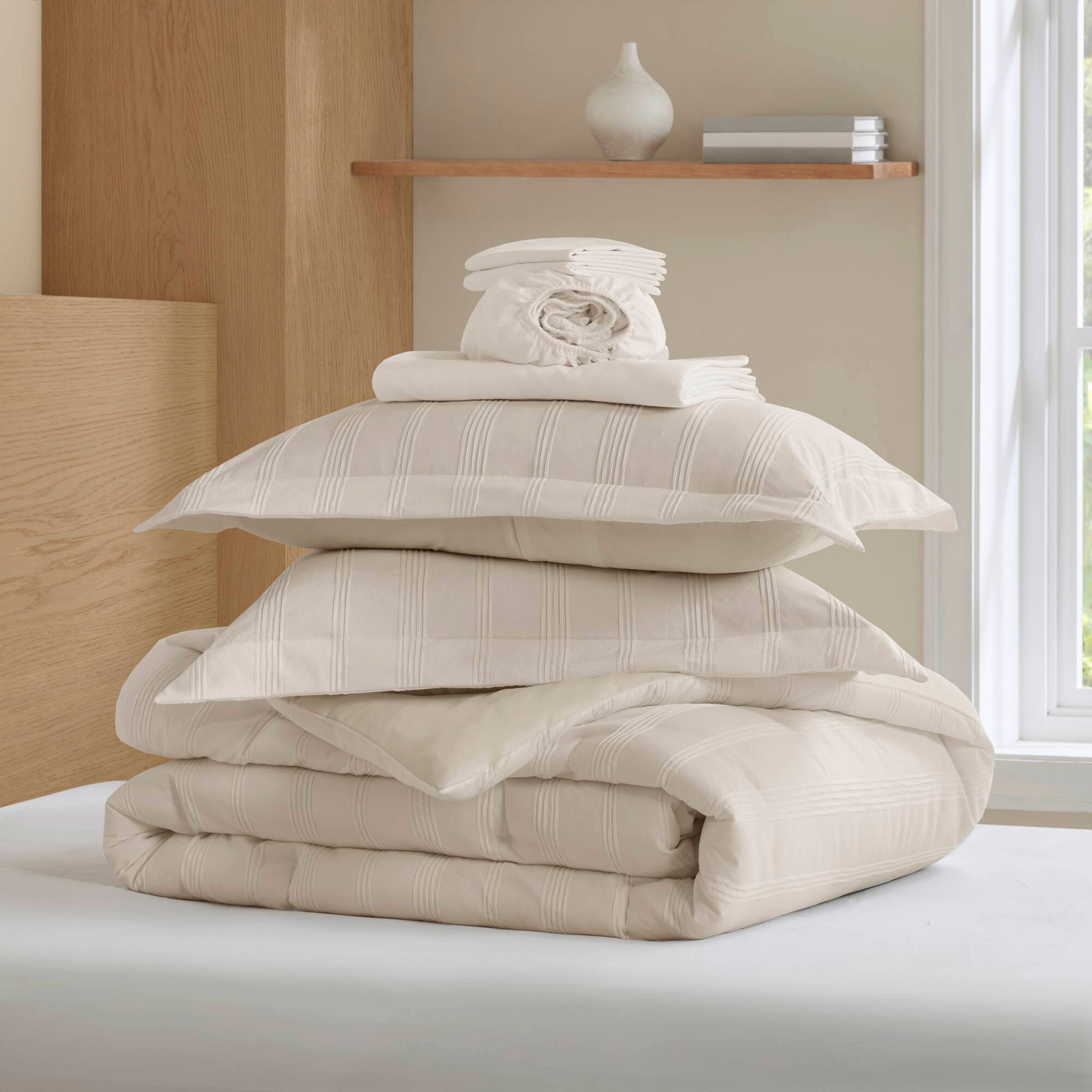 Logan - Queen Striped Comforter Set - Neutral