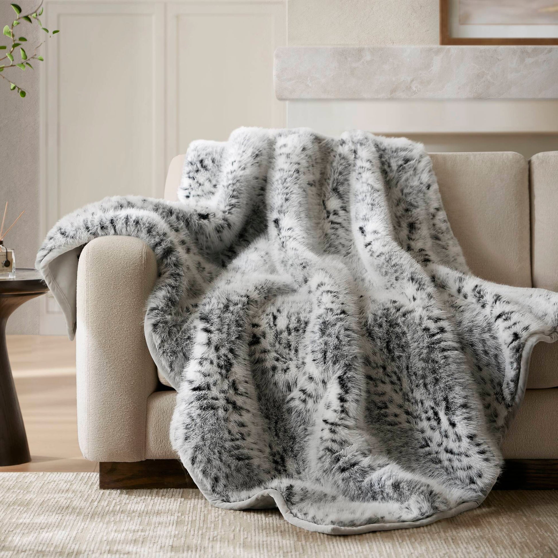 Botswana Animal Print - 60x80" Faux Fur Throw Blanket - Snow Leopard