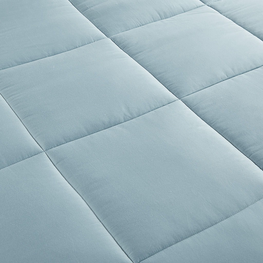 Winfield - 300 Thread Count Cotton Shell Luxury Down Alternative Comforter - Light Blue
