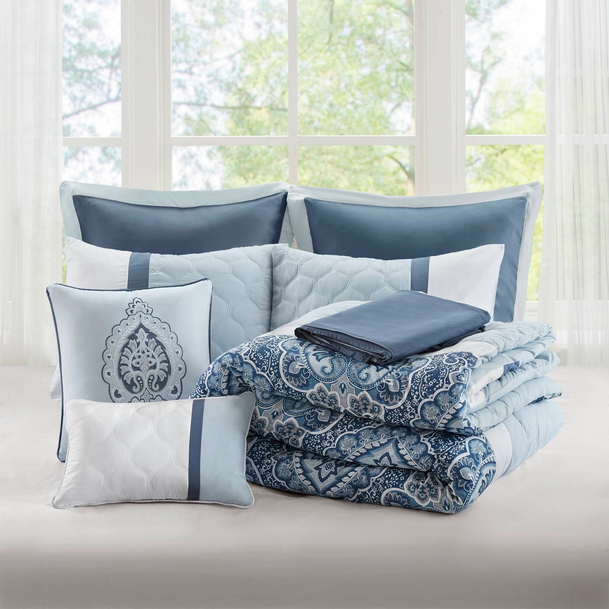 Shawnee - Queen 8 Piece Comforter Set - Blue