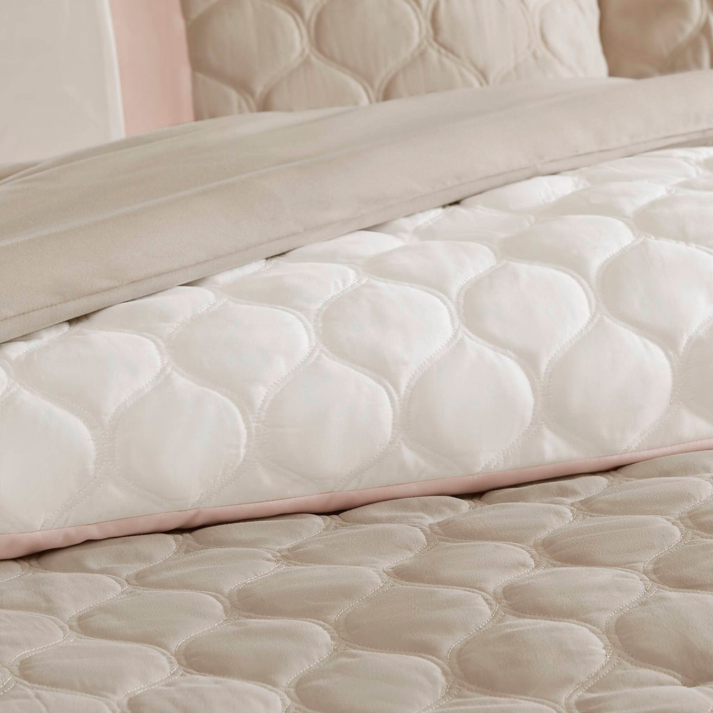 Shawnee - King 8 Piece Comforter Set - Blush