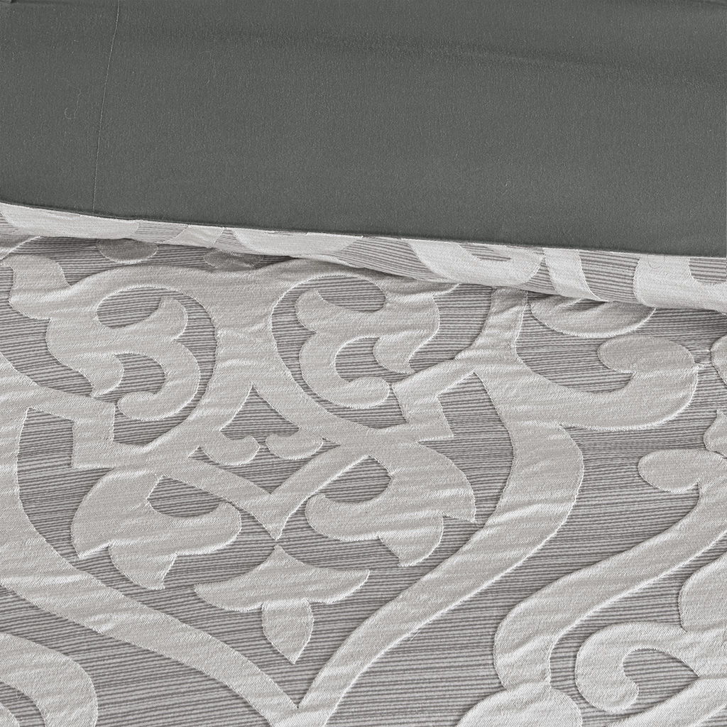 Odette - Queen 8 Piece Comforter Set - Silver