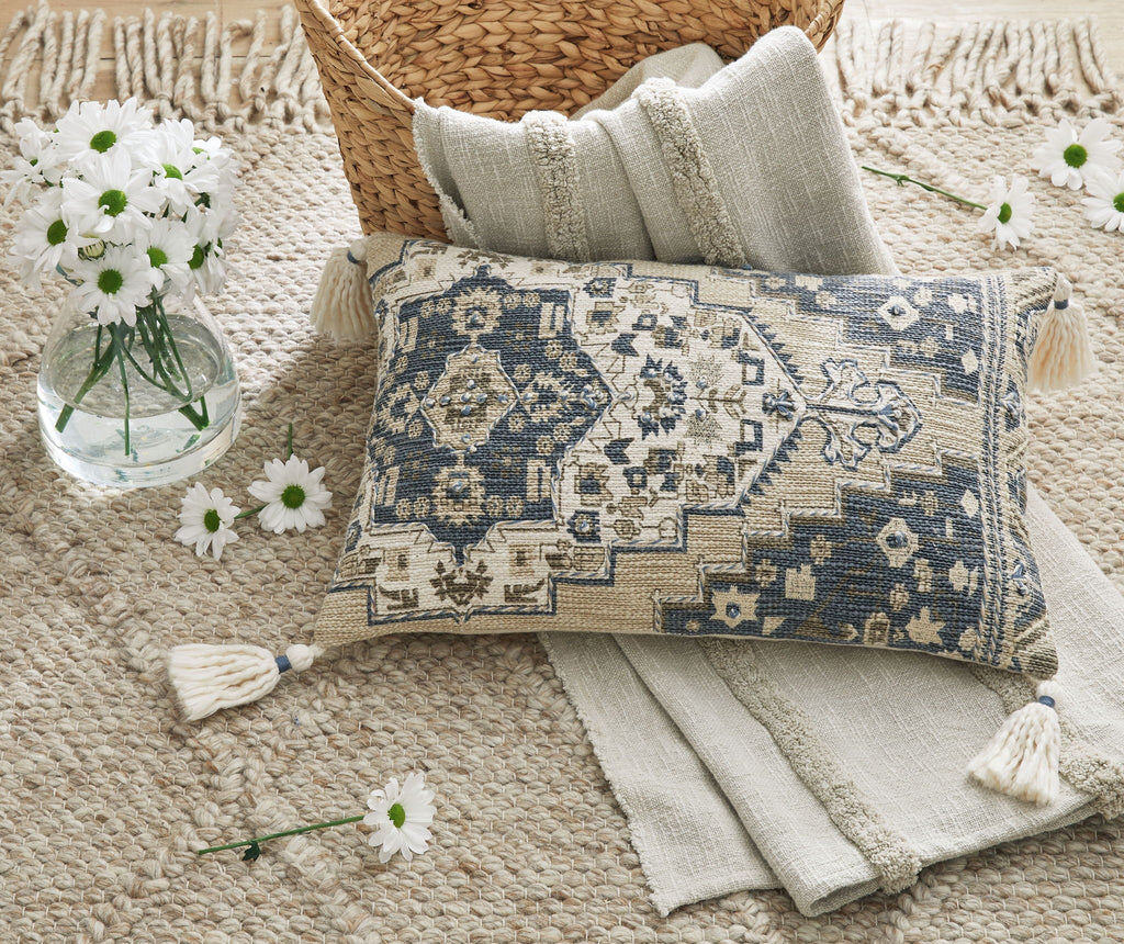 Winbury - Pillow (Set of 4) - Blue / Tan / White