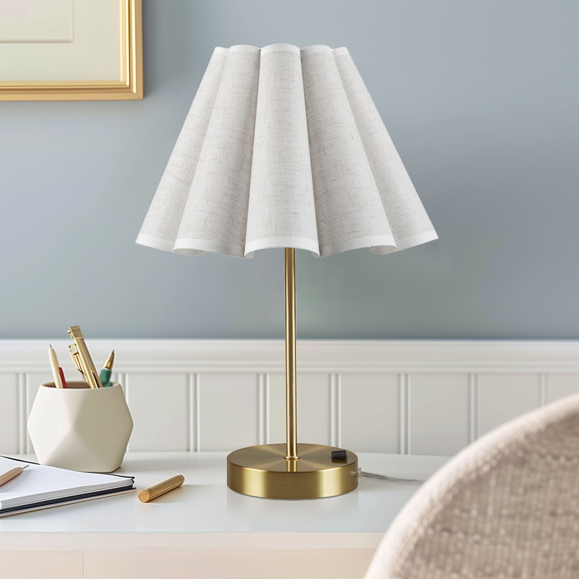 Chique - Tap-Control And Dimmable Accent Table Lamp With Power Outlet - Gold