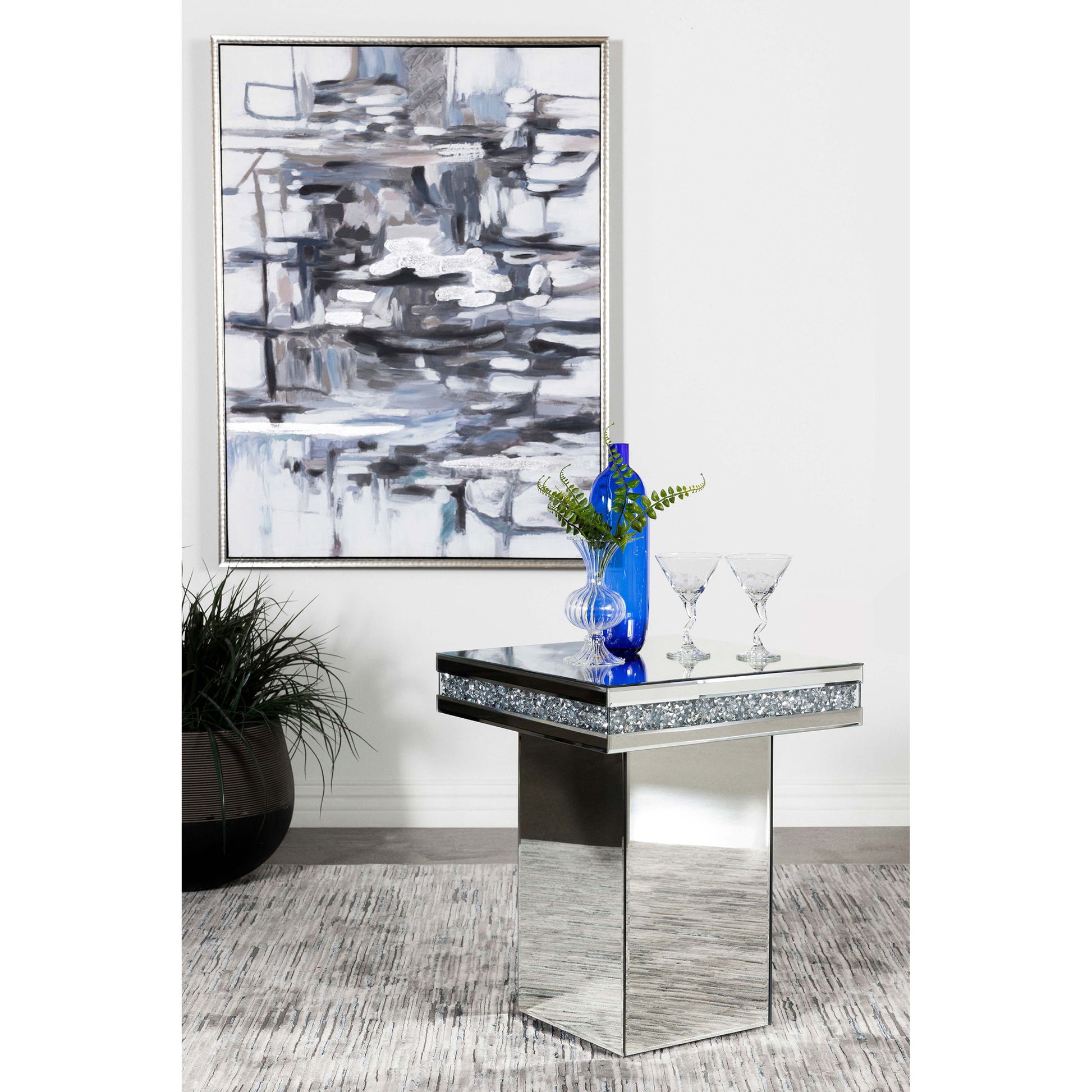 Cavelle - Side Table - Clear