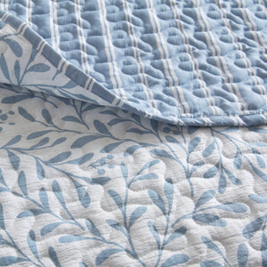 Darcy - 3 Piece Print King Quilt Set - Blue