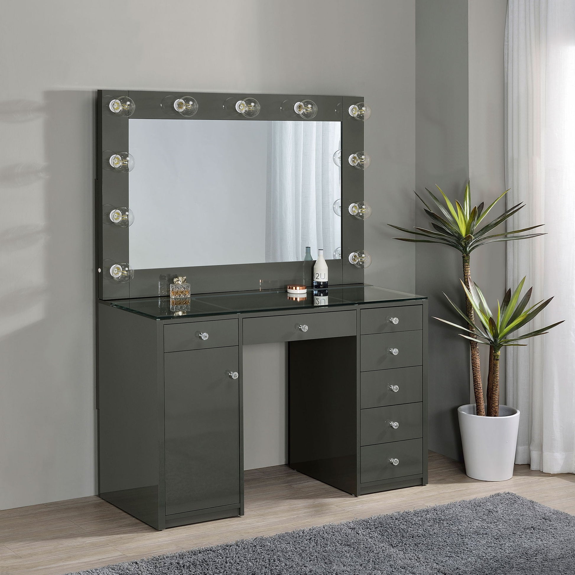 Fern - 7 Drawer Vanity Set With Mirror And Globe Lights