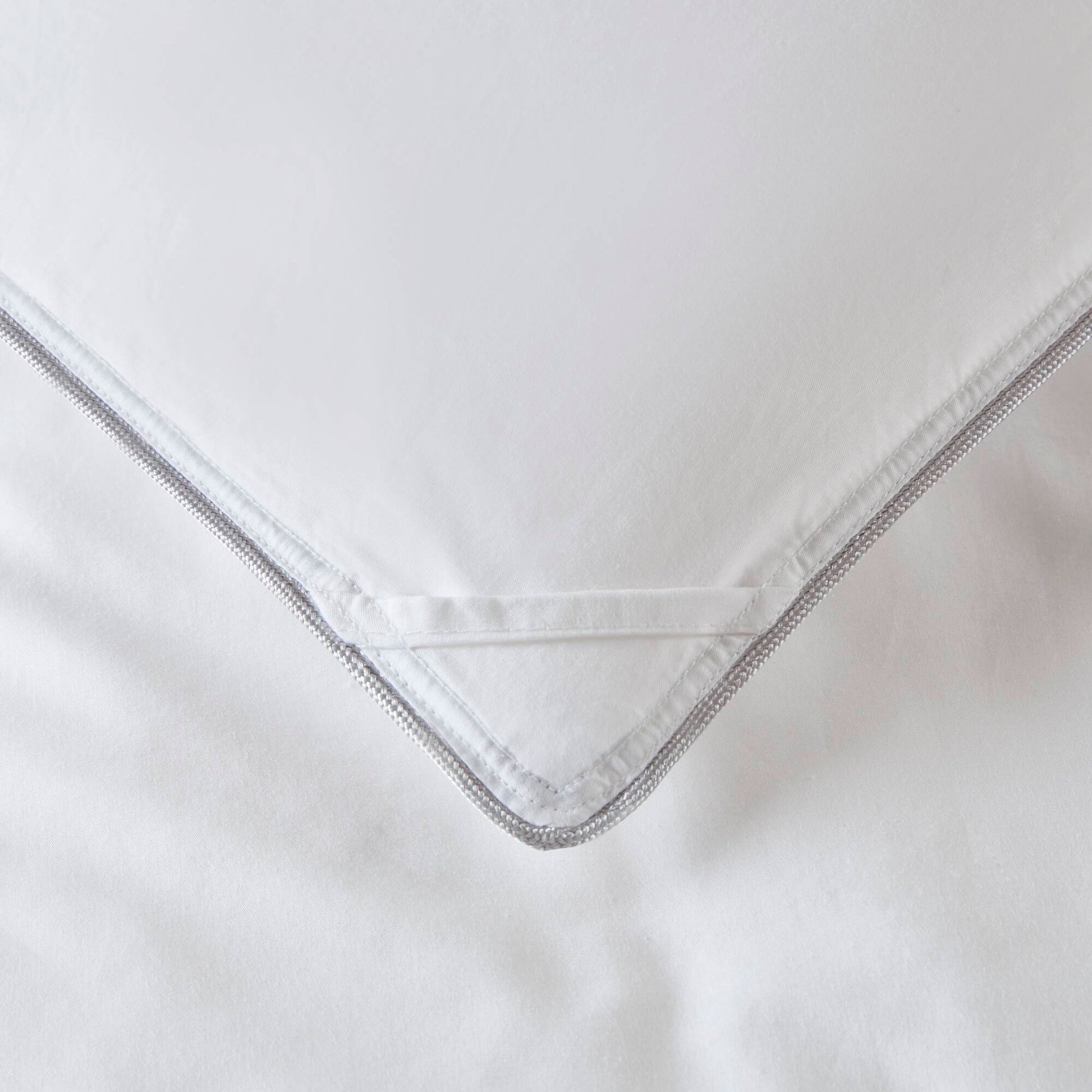 King/California King 100% Shell Comforter - White
