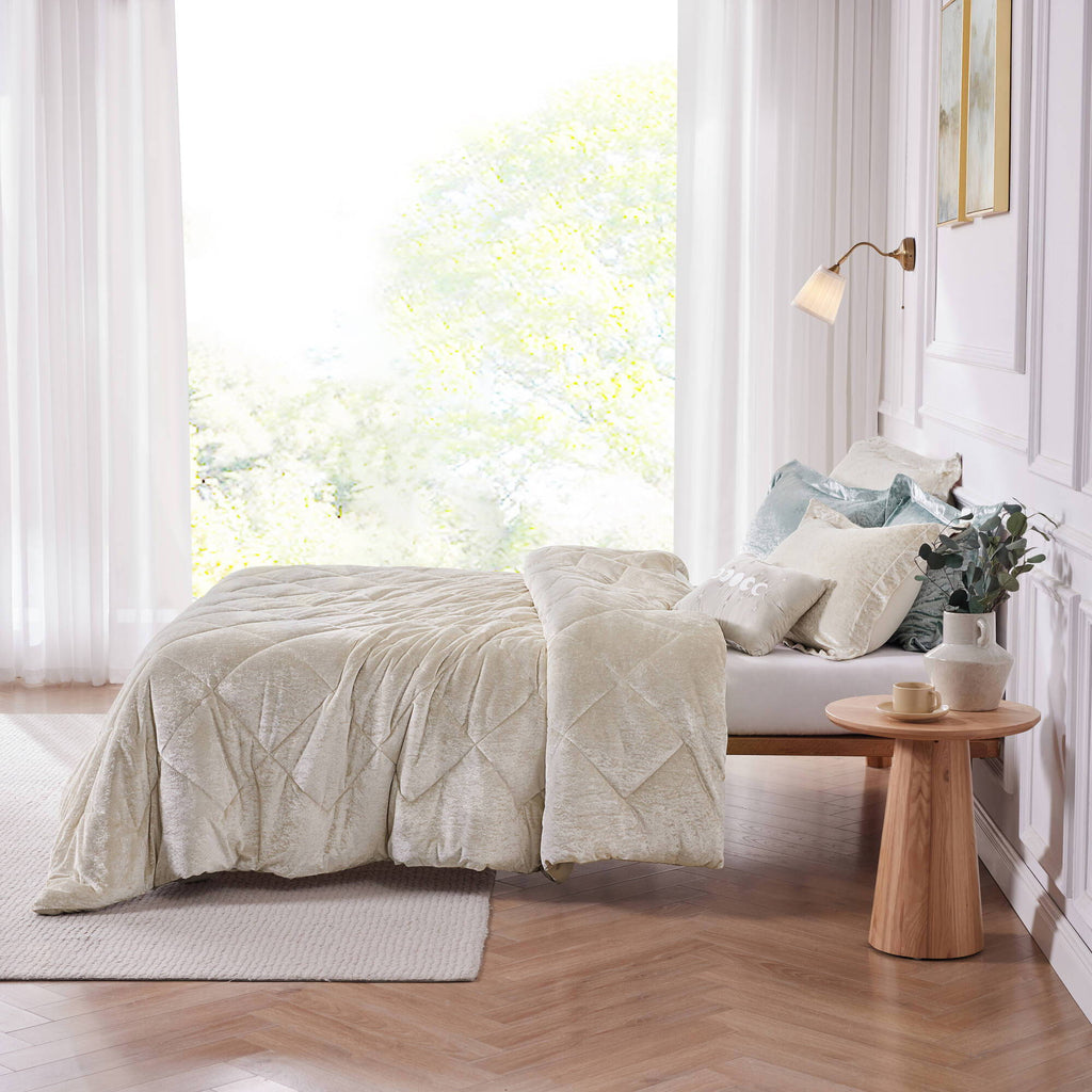 Felicia - Velvet Duvet Cover Set With Throw Pillow - Champagne