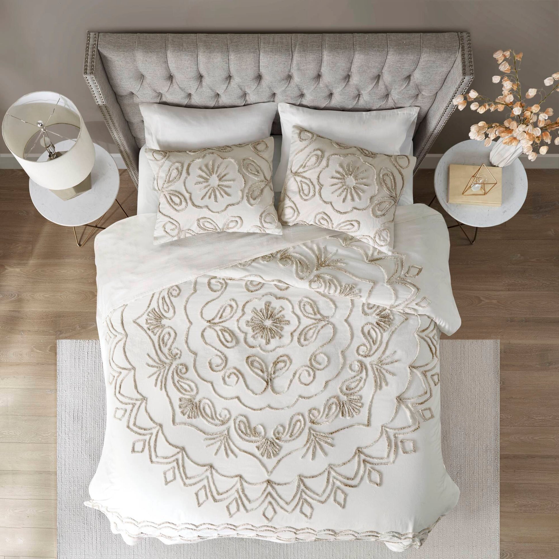 Violette - 3 Piece Tufted Coverlet Set - Ivory / Taupe
