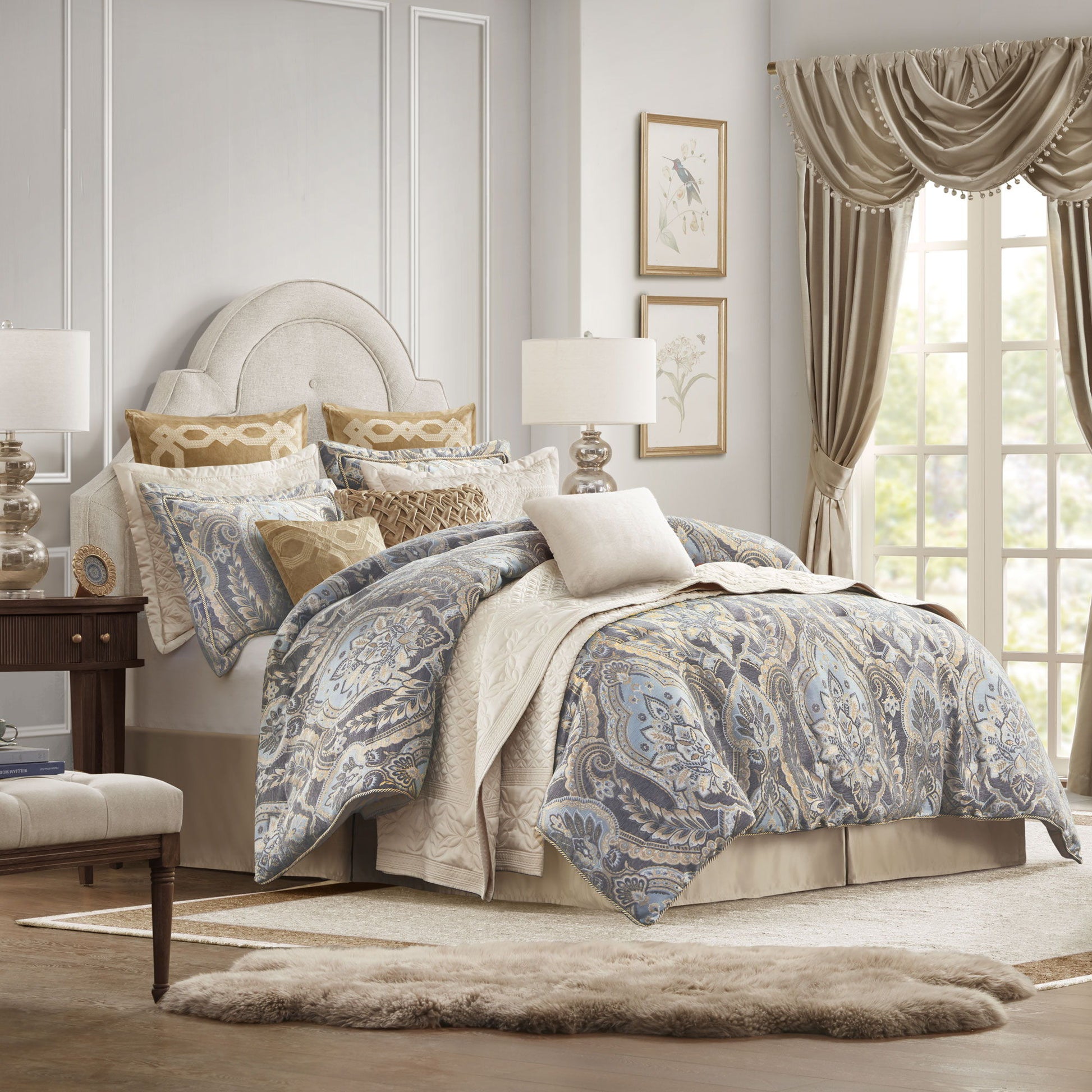 Julius - 4 Piece Queen Comforter Set - Taupe