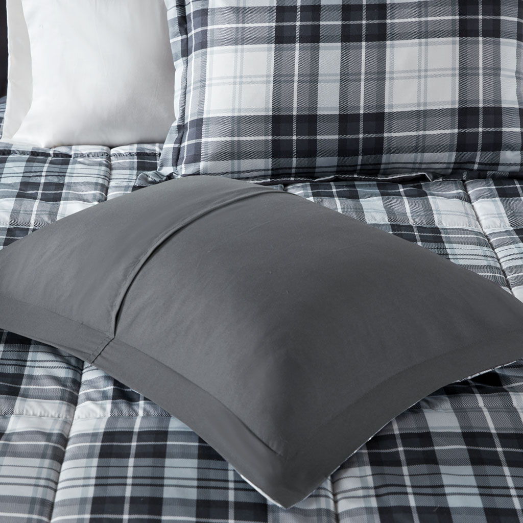 Parkston - Twin 3M Scotchgard Down Alternative All Season Comforter Set - Black / White