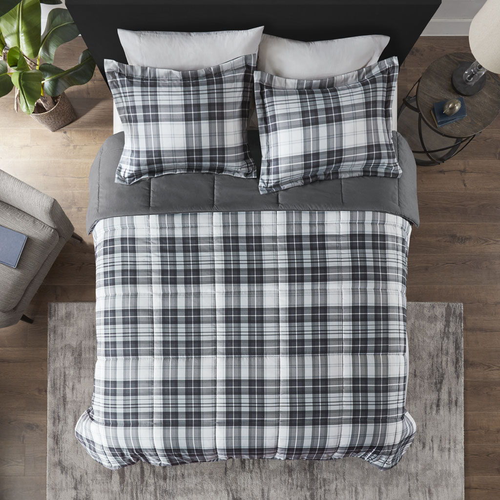 Parkston - Twin 3M Scotchgard Down Alternative All Season Comforter Set - Black / White