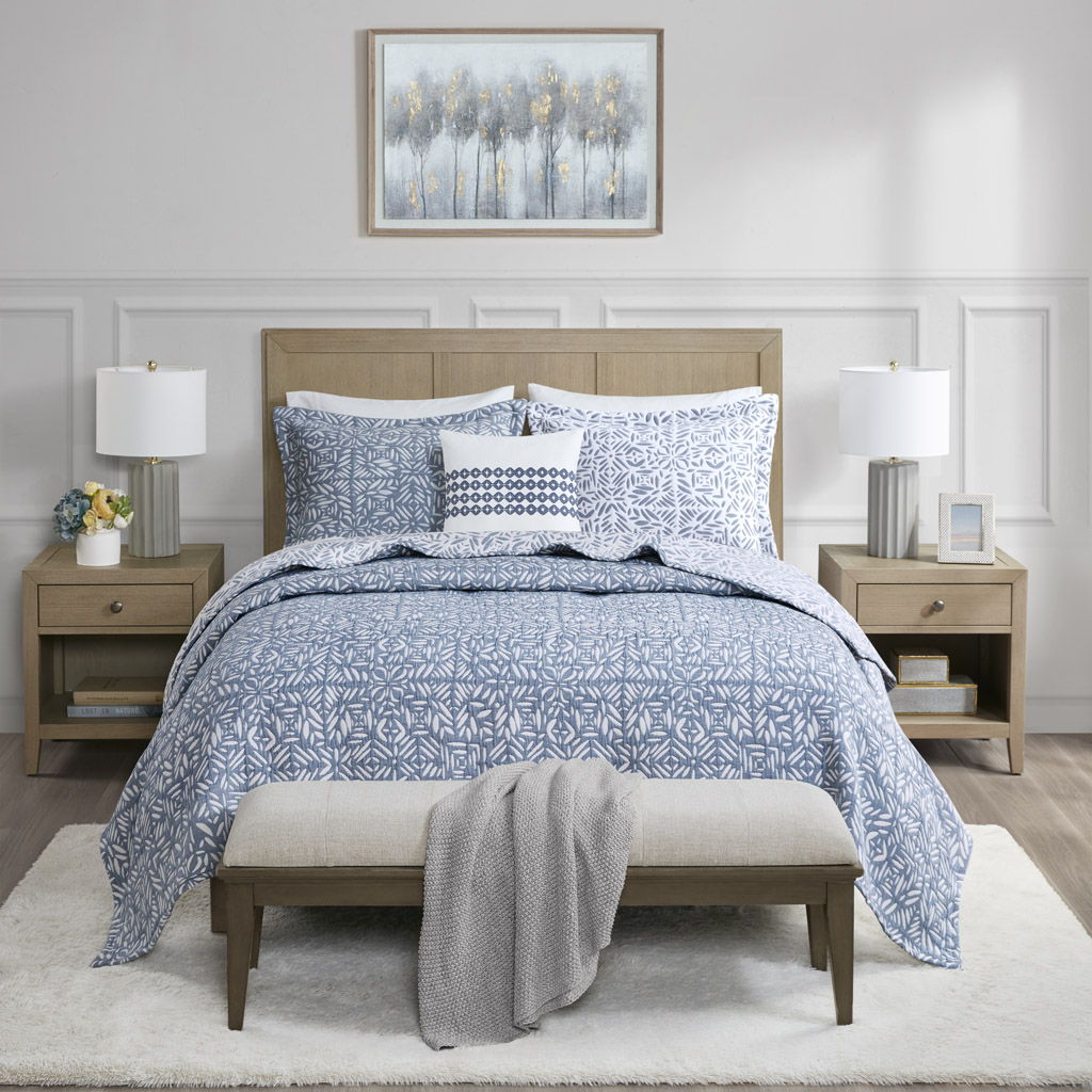 Harmony - 4 Piece King Oversized Reversible Matelasse Coverlet Set With Throw Pillow - Blue