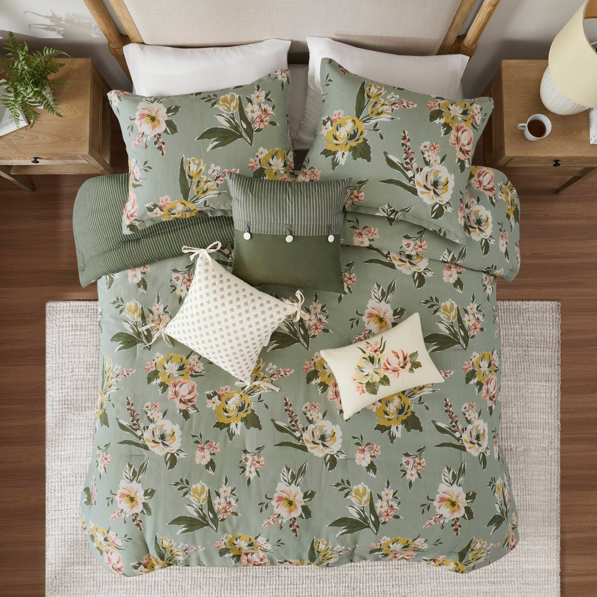 Salara - King Comforter Set - Green