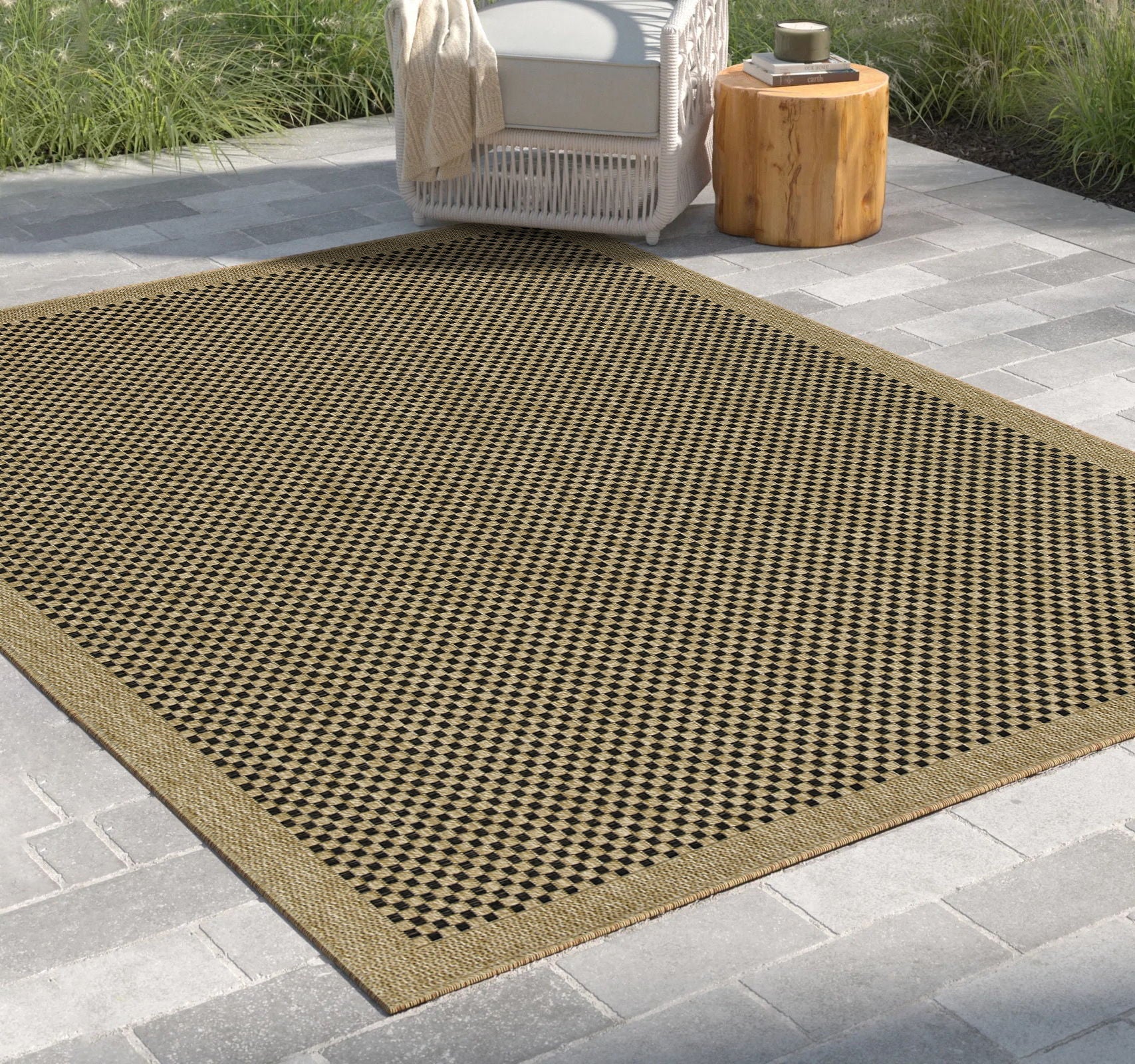 Earth - 5'3" X 7'3" Indoor, Outdoor Area Rug, Polypropylene - Jute / Black