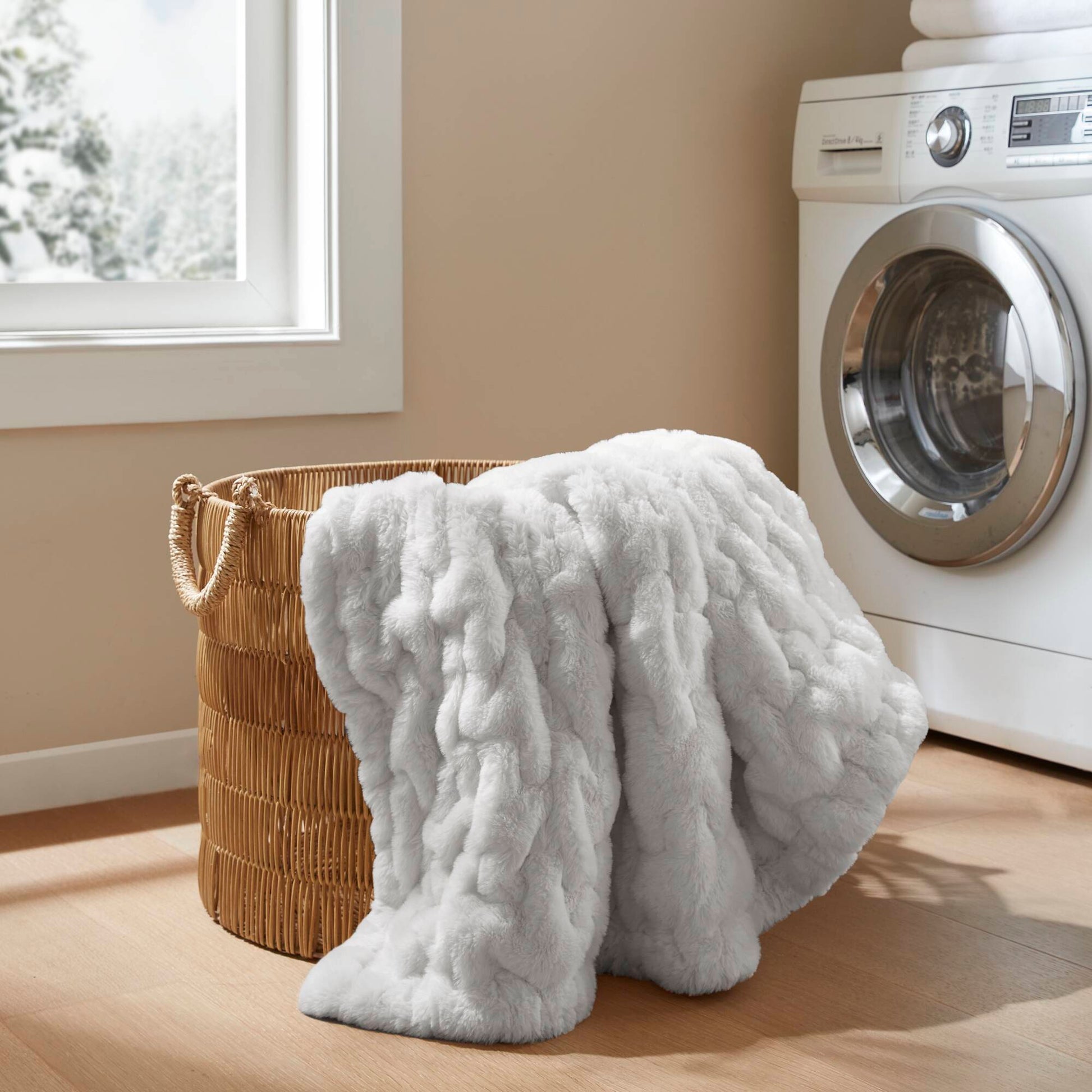 Ruched Fur - Throw - Silver Gray