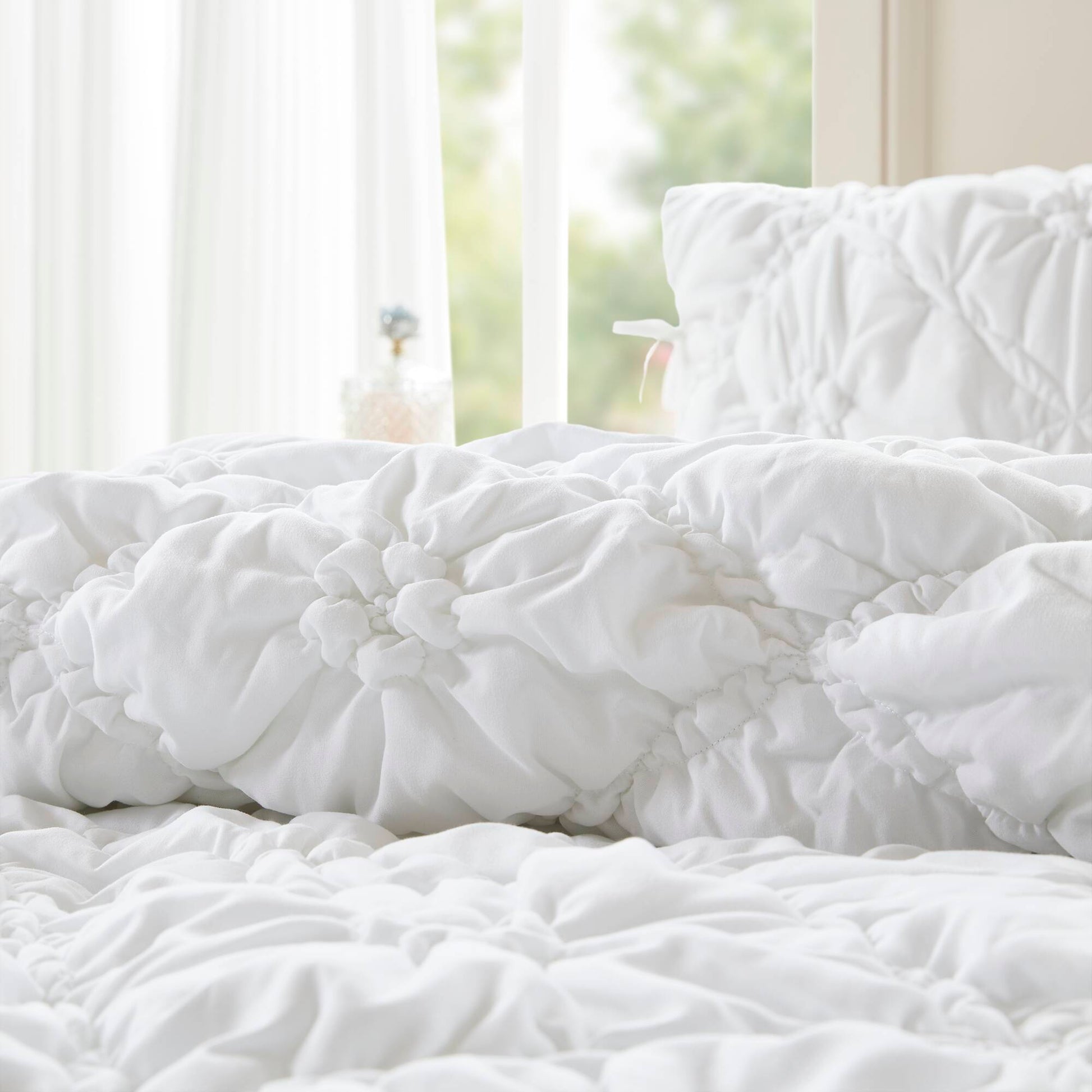 Lily - Full/Queen 3 Piece Comforter Set - White