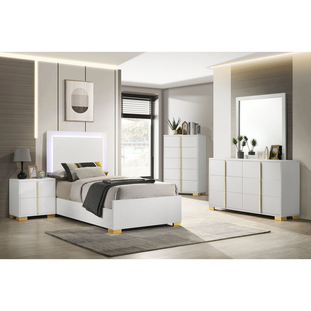 Bedroom Set With Accents